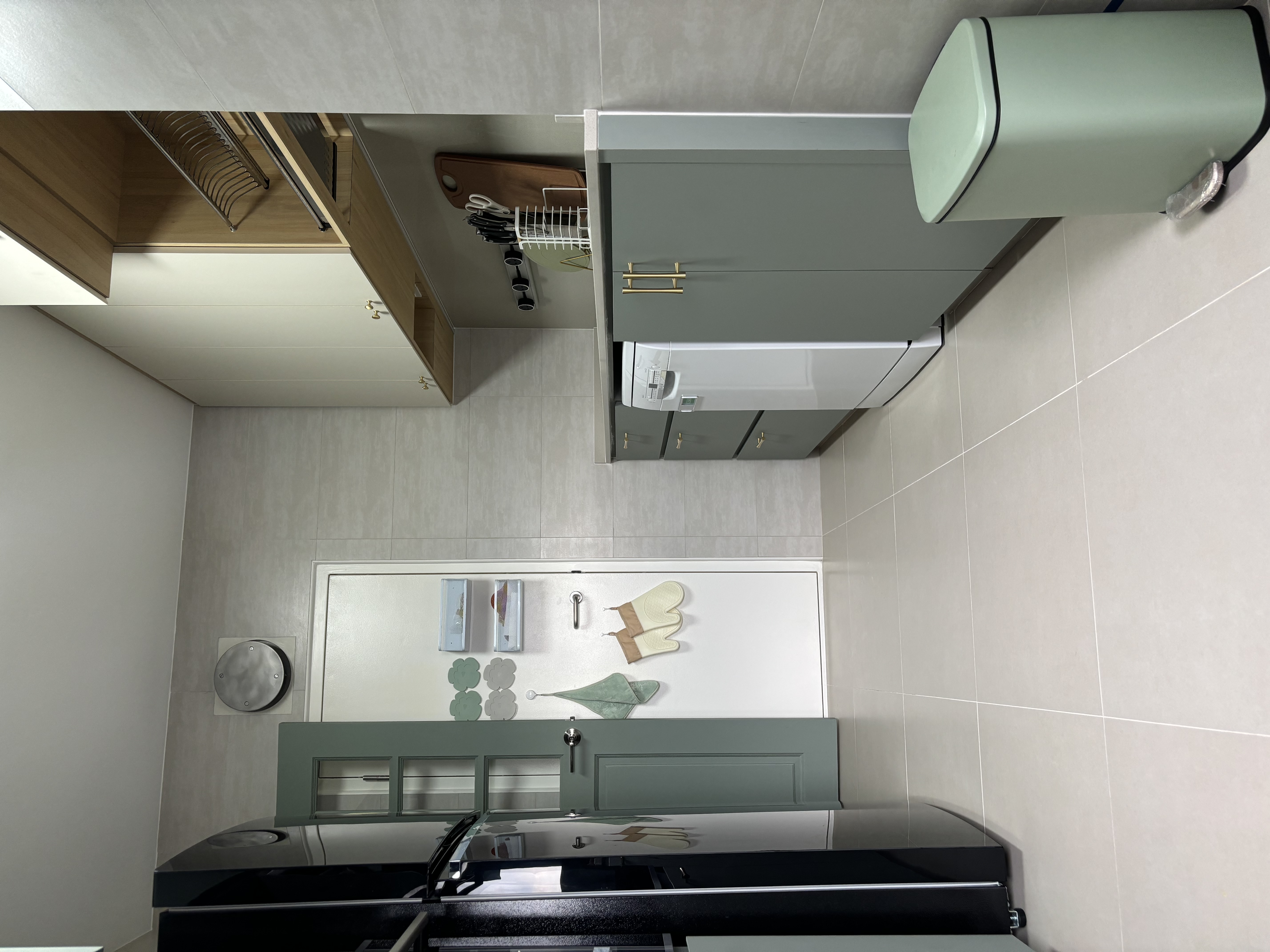 Bright, Airy & Relaxing 4-room Coastal Farmhouse at $40k - Modern kitchen with sleek design, light gray tiles, open cabinets