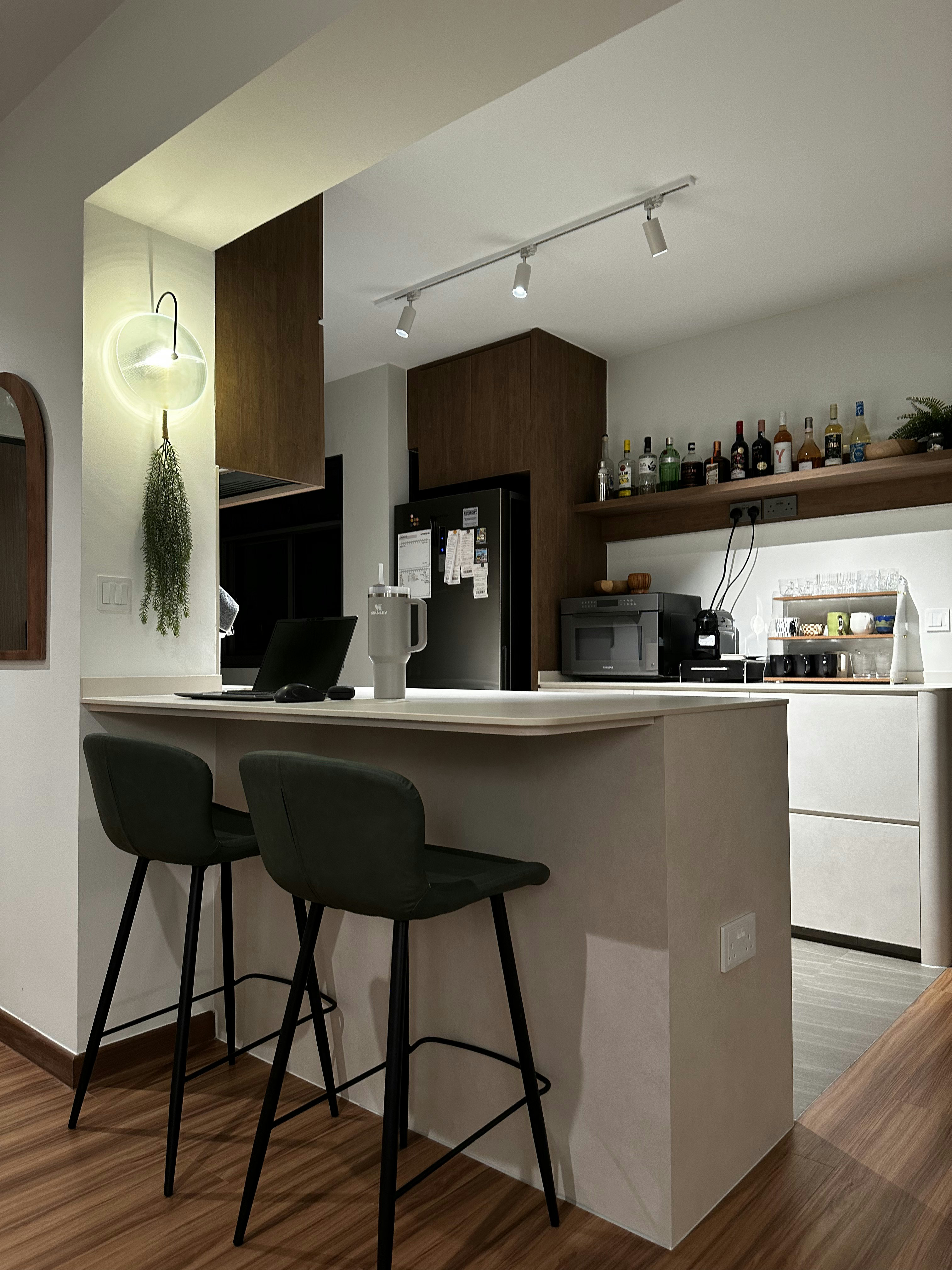 Bauhaus cathaus - $38k 4BR Reno for an open, flexible space       - Modern kitchen with sleek design, minimalist decor