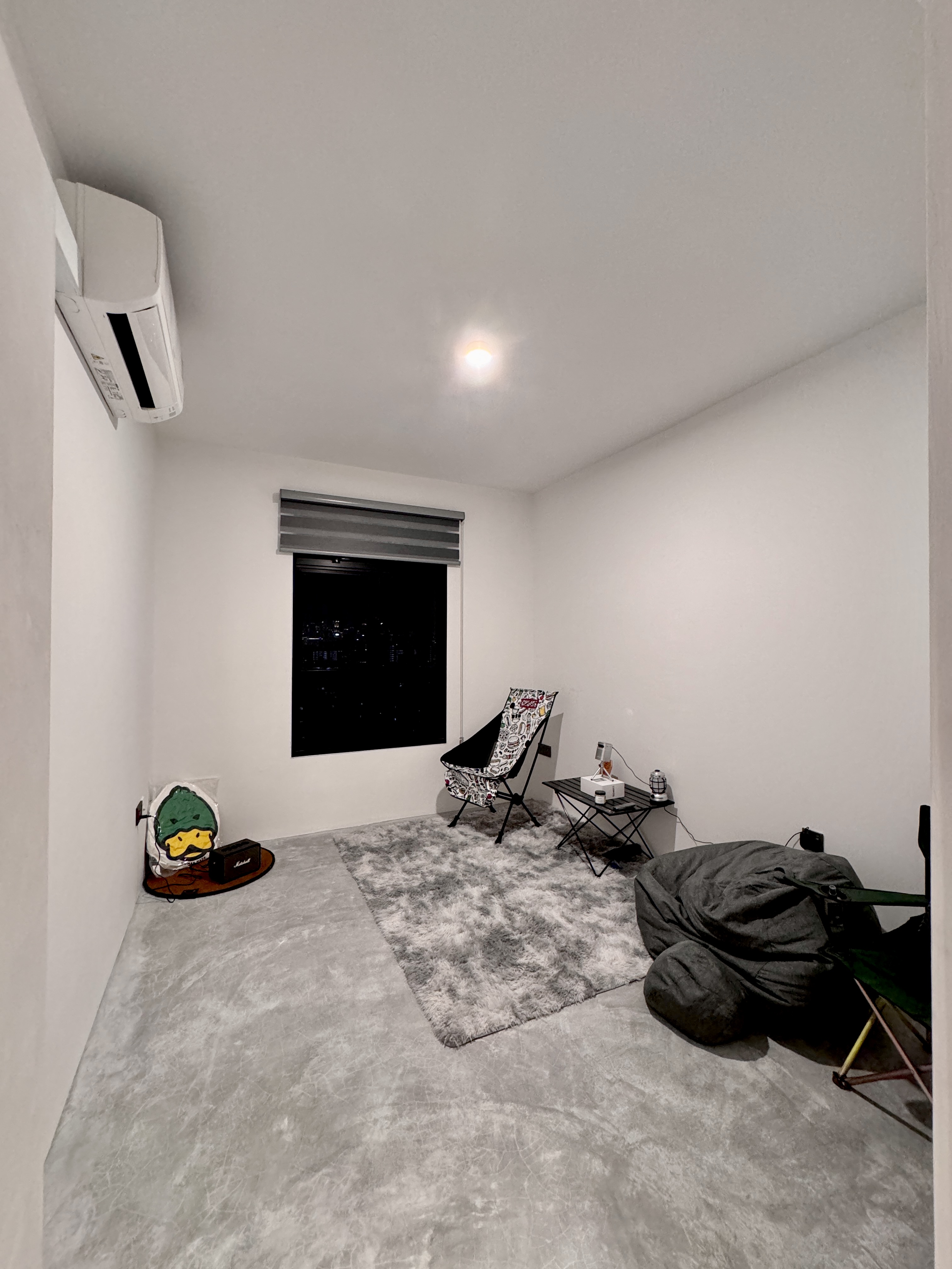 Check out this spacious dream home, a mix of Sabi Sabi & Industrial - Modern minimalist room, white walls, large window