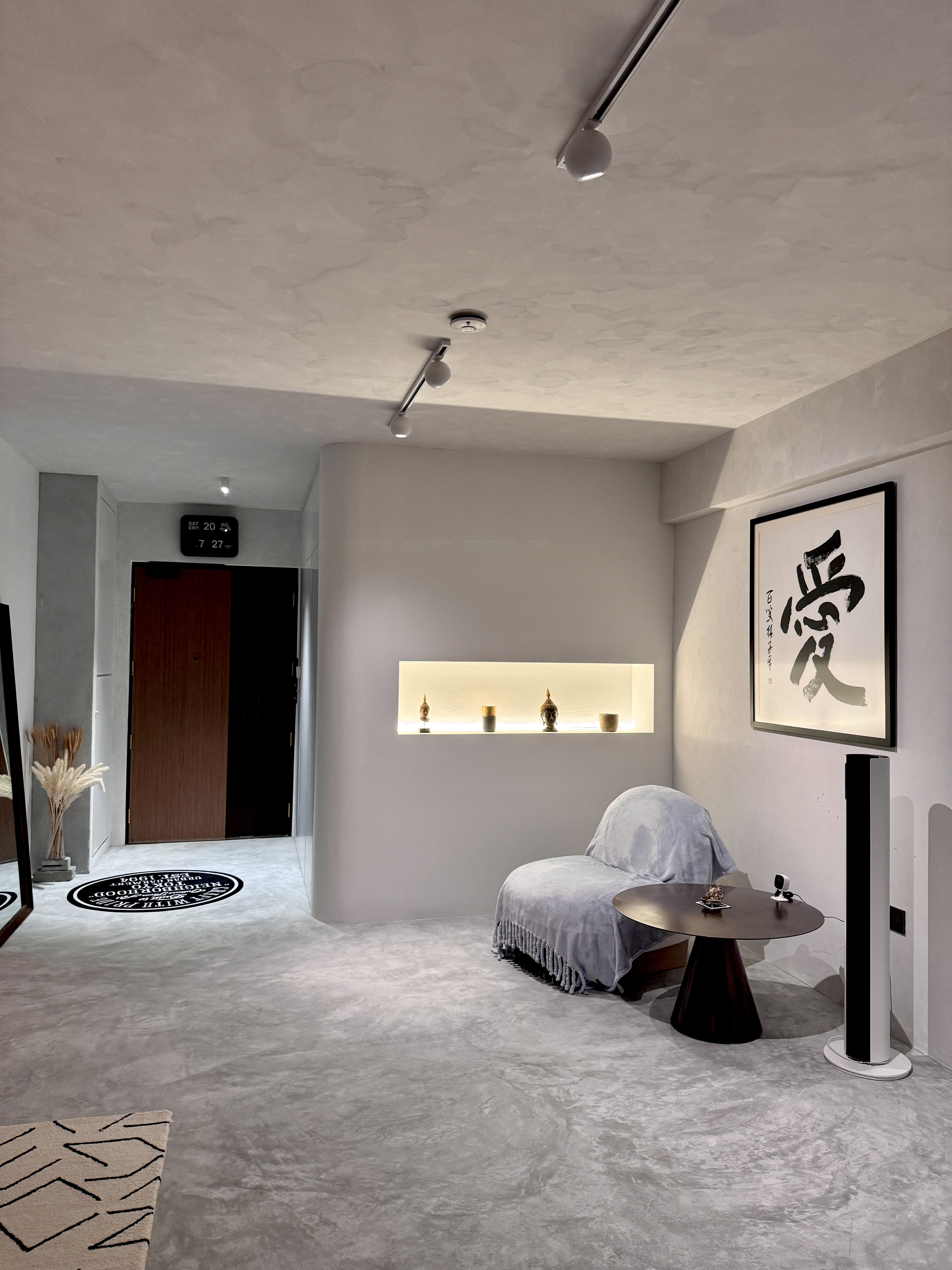 Check out this spacious dream home, a mix of Sabi Sabi & Industrial - Modern minimalist living room, sleek design