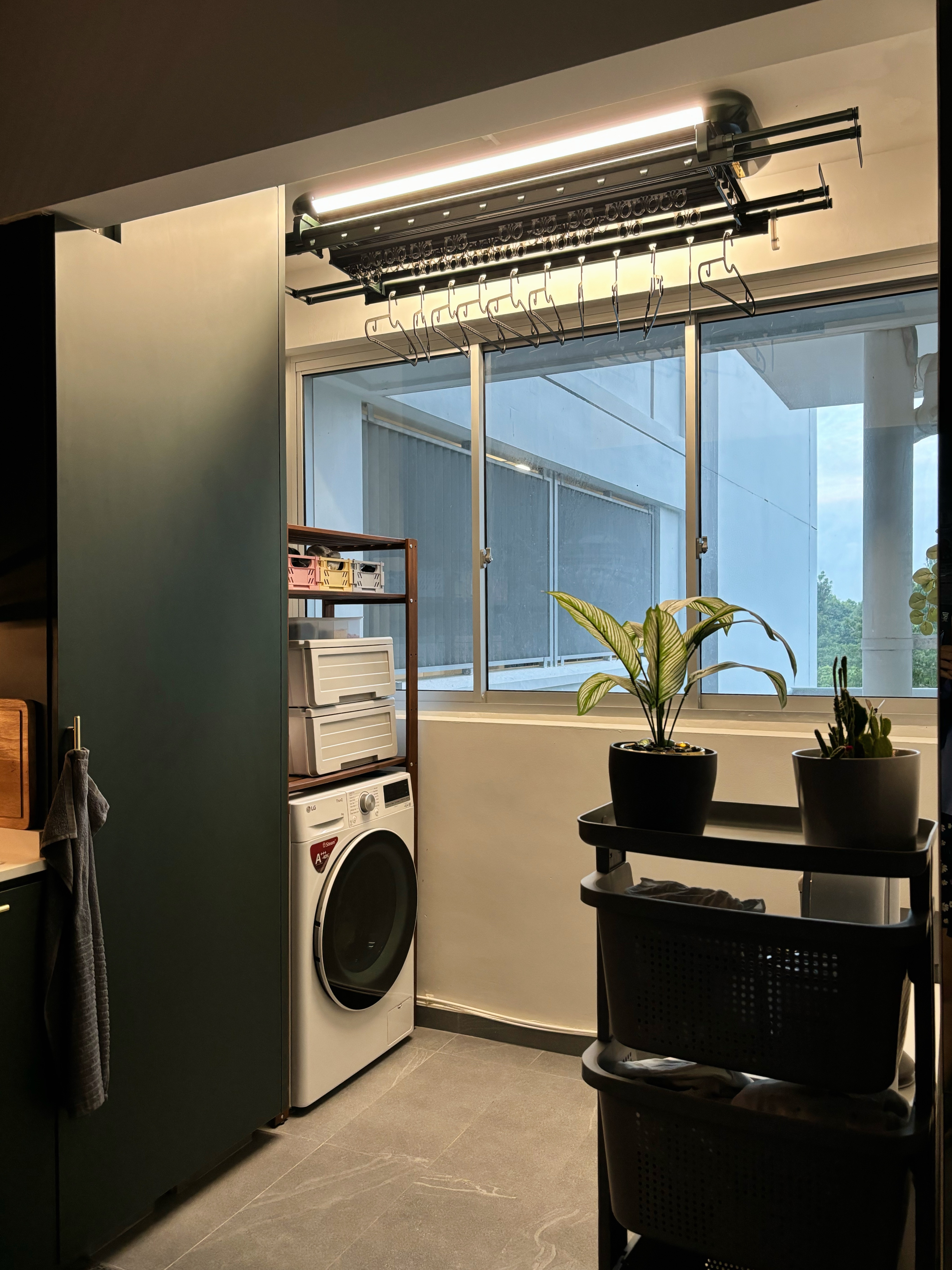 The Magic of Home by Potterhomeadventures - Modern laundry room, open space, minimalist design, hanging hangers, laundry