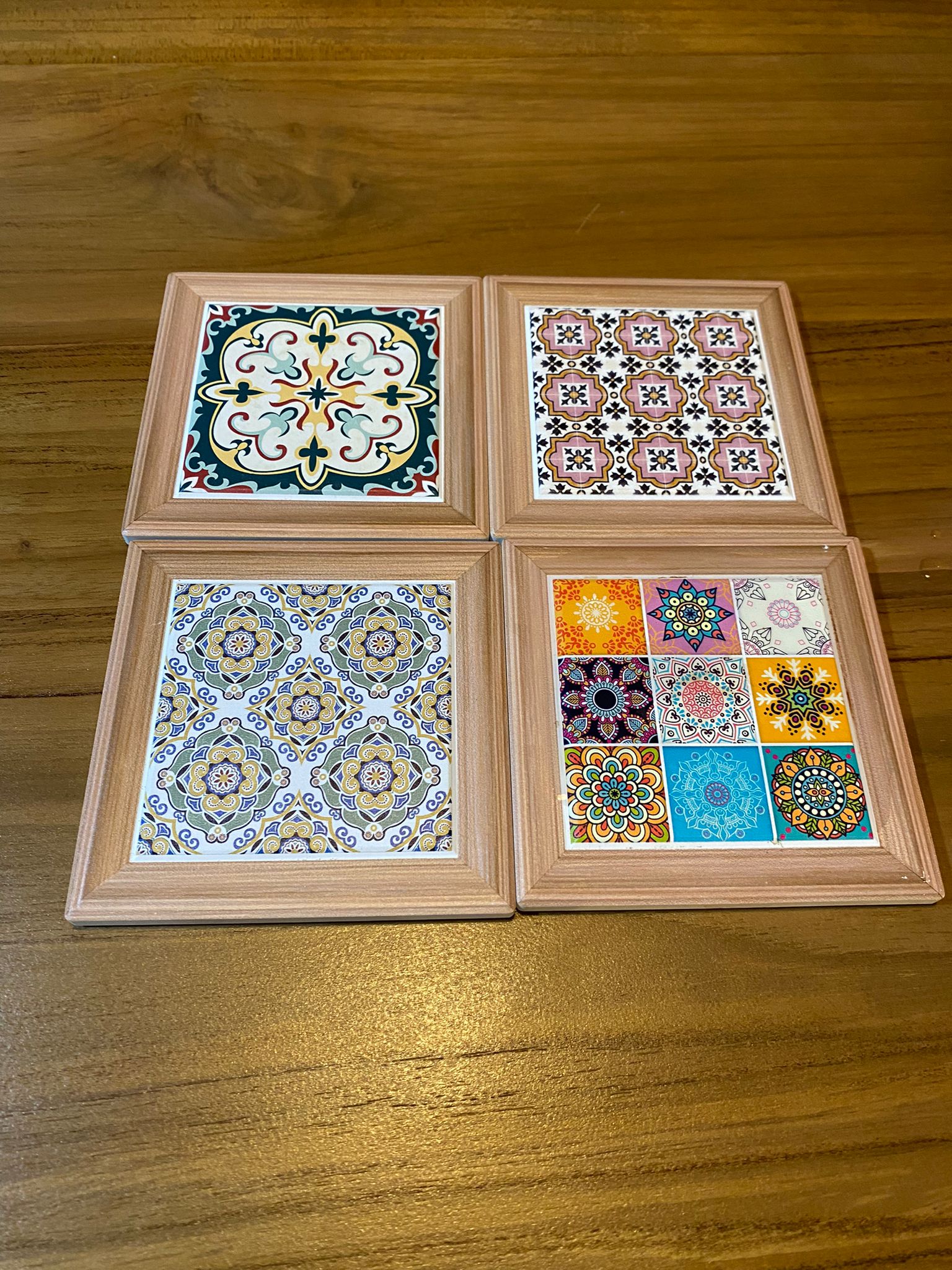 Dining-in-wood-and-tropical-serenity