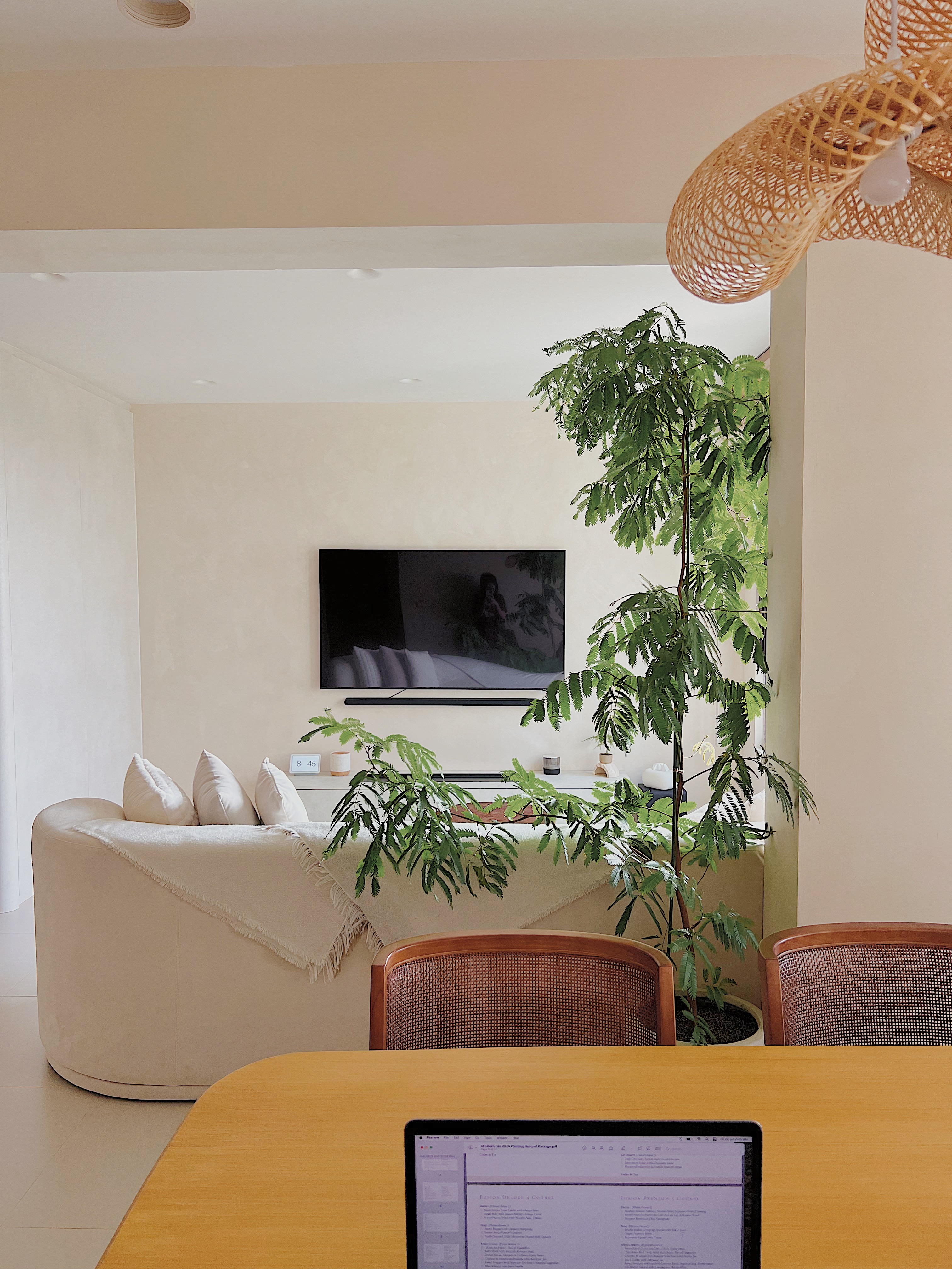 Come experience Japandi Minimalism: Our Dining Room  - Modern living room, minimalist design, cozy atmosphere, beige walls