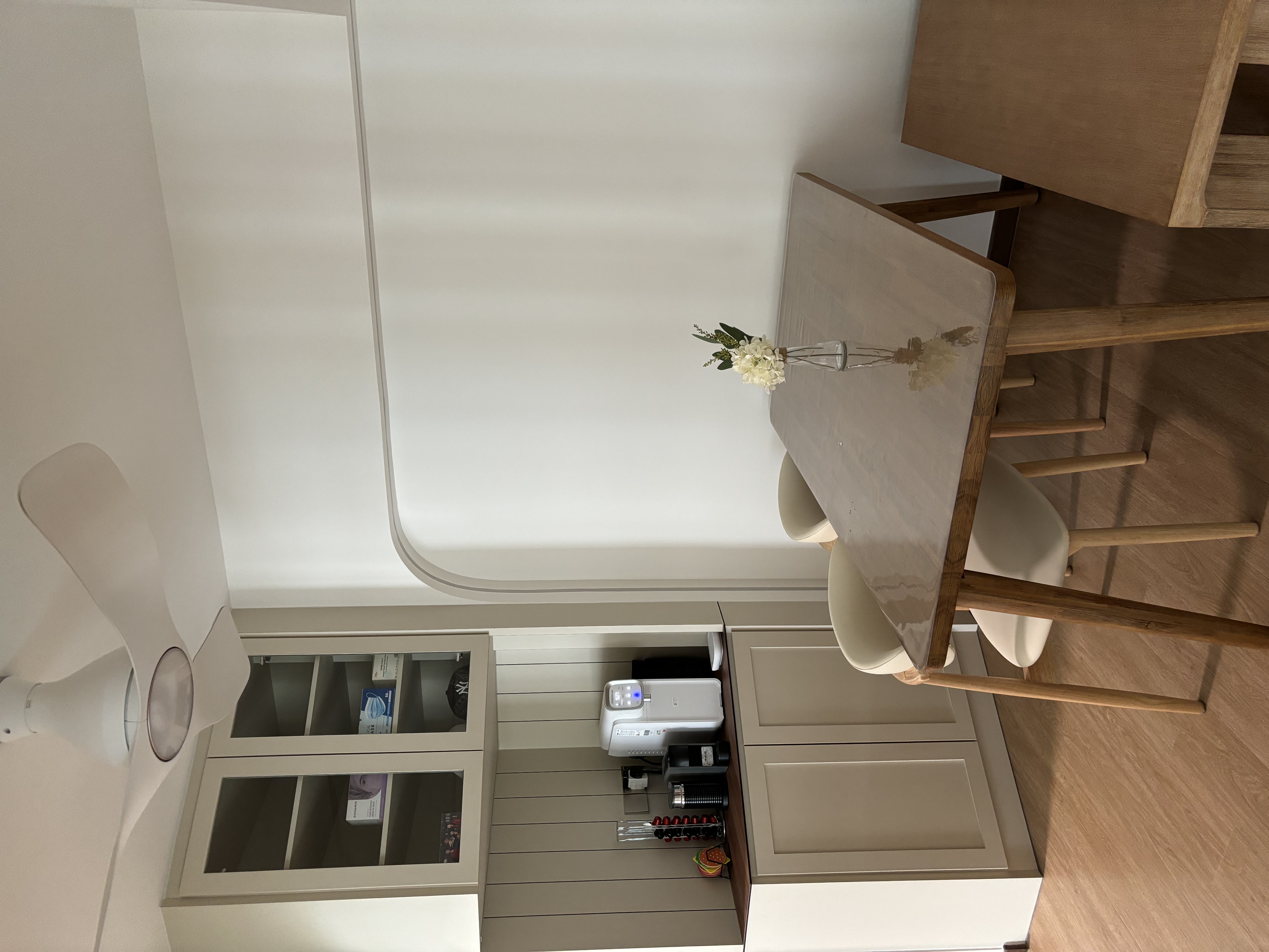 Our-Cosy-Space-for-Coffee,-Tea-&-Dining