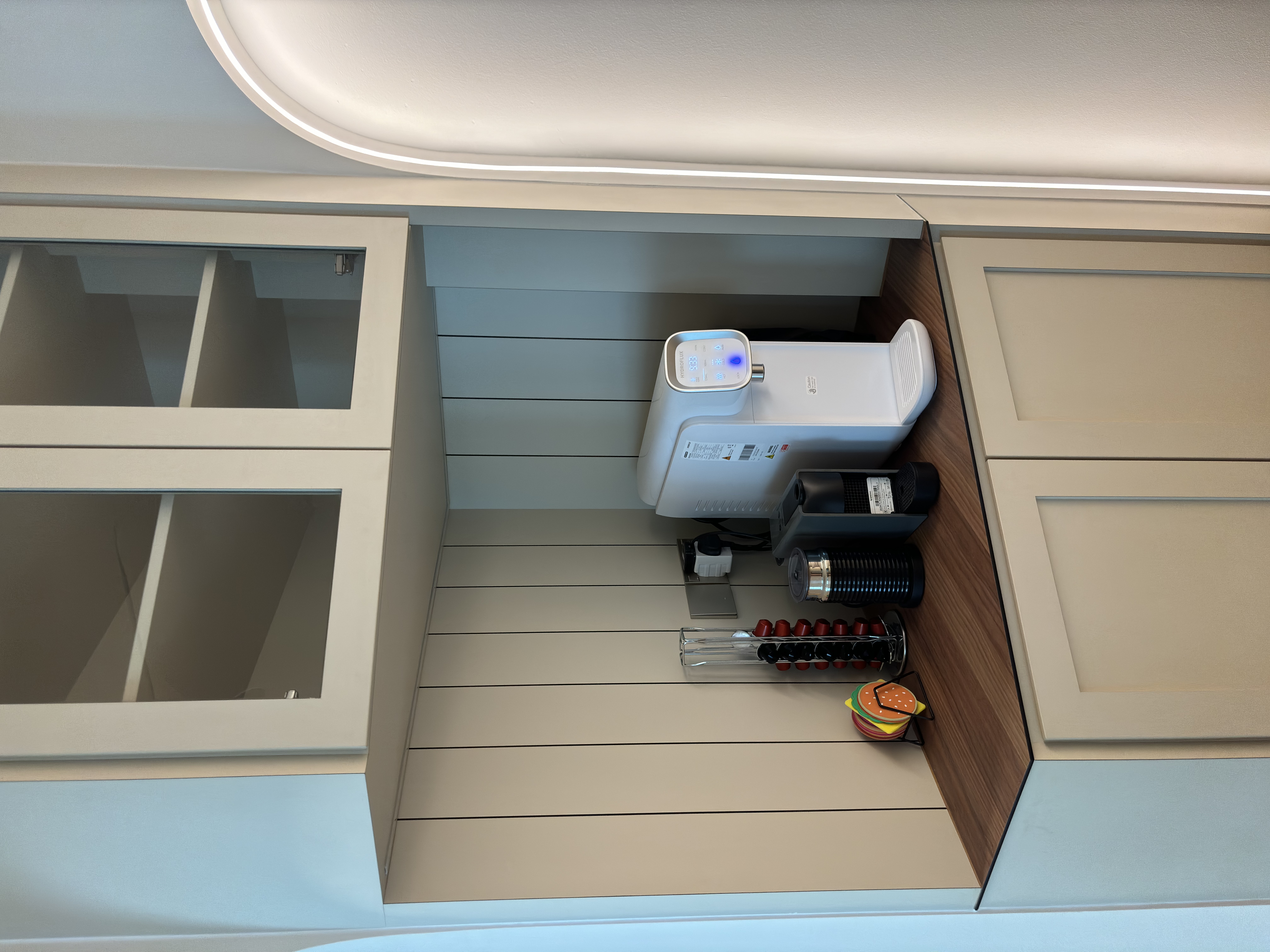 Our-Cosy-Space-for-Coffee,-Tea-&-Dining