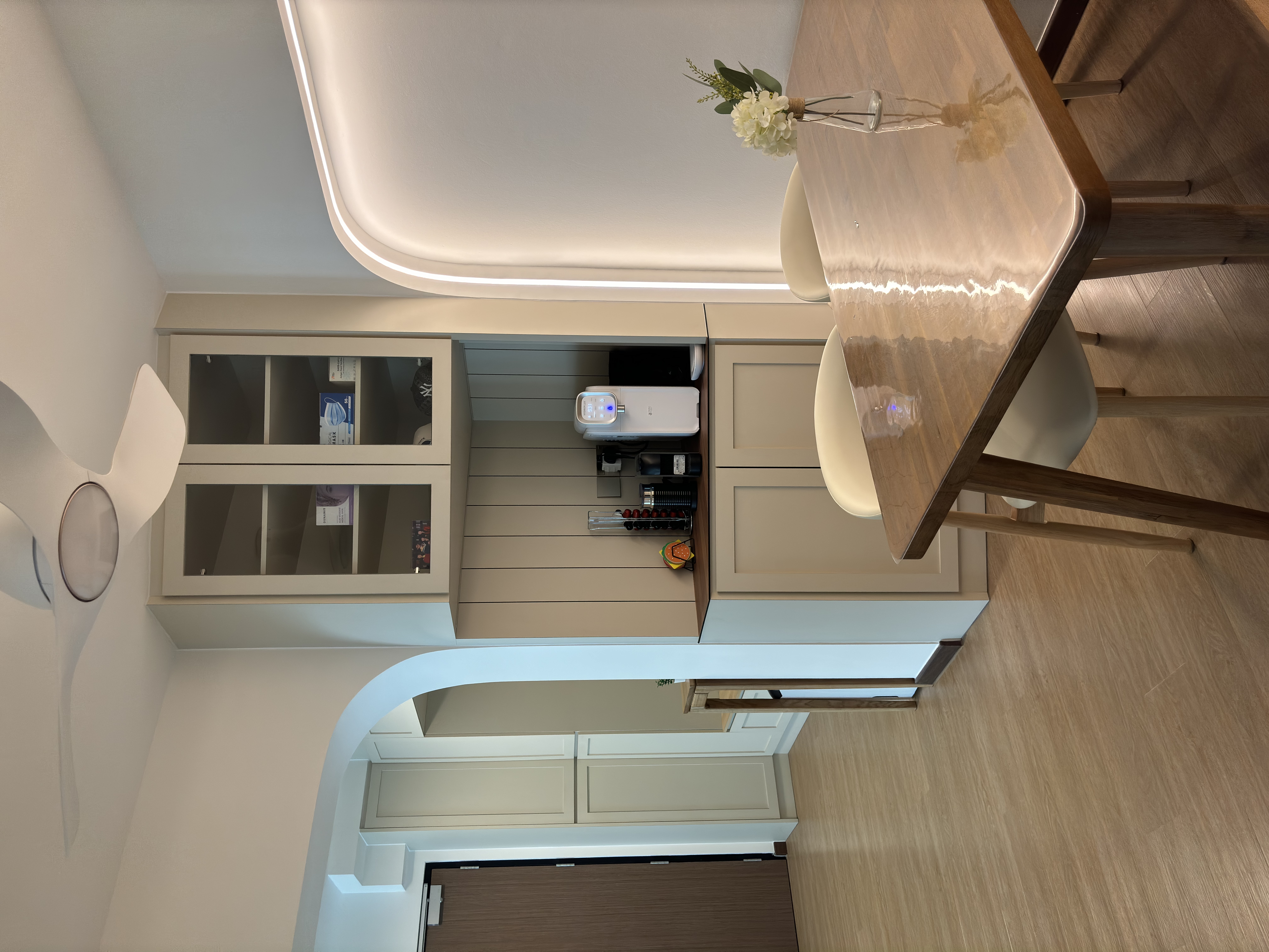 Our-Cosy-Space-for-Coffee,-Tea-&-Dining