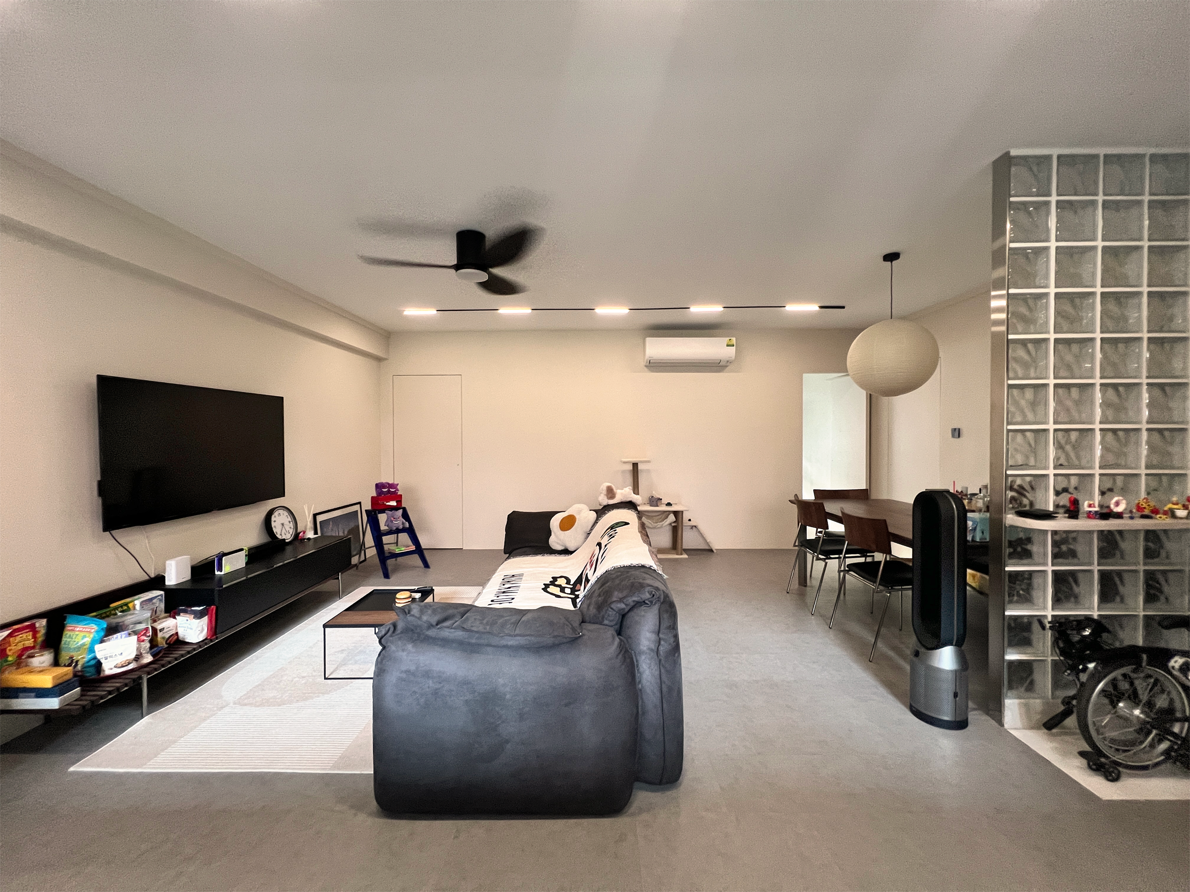 Renders vs Reality, some practical tips from our reno journey 🙊🙉 - Modern living room with sleek design, large flat-screen