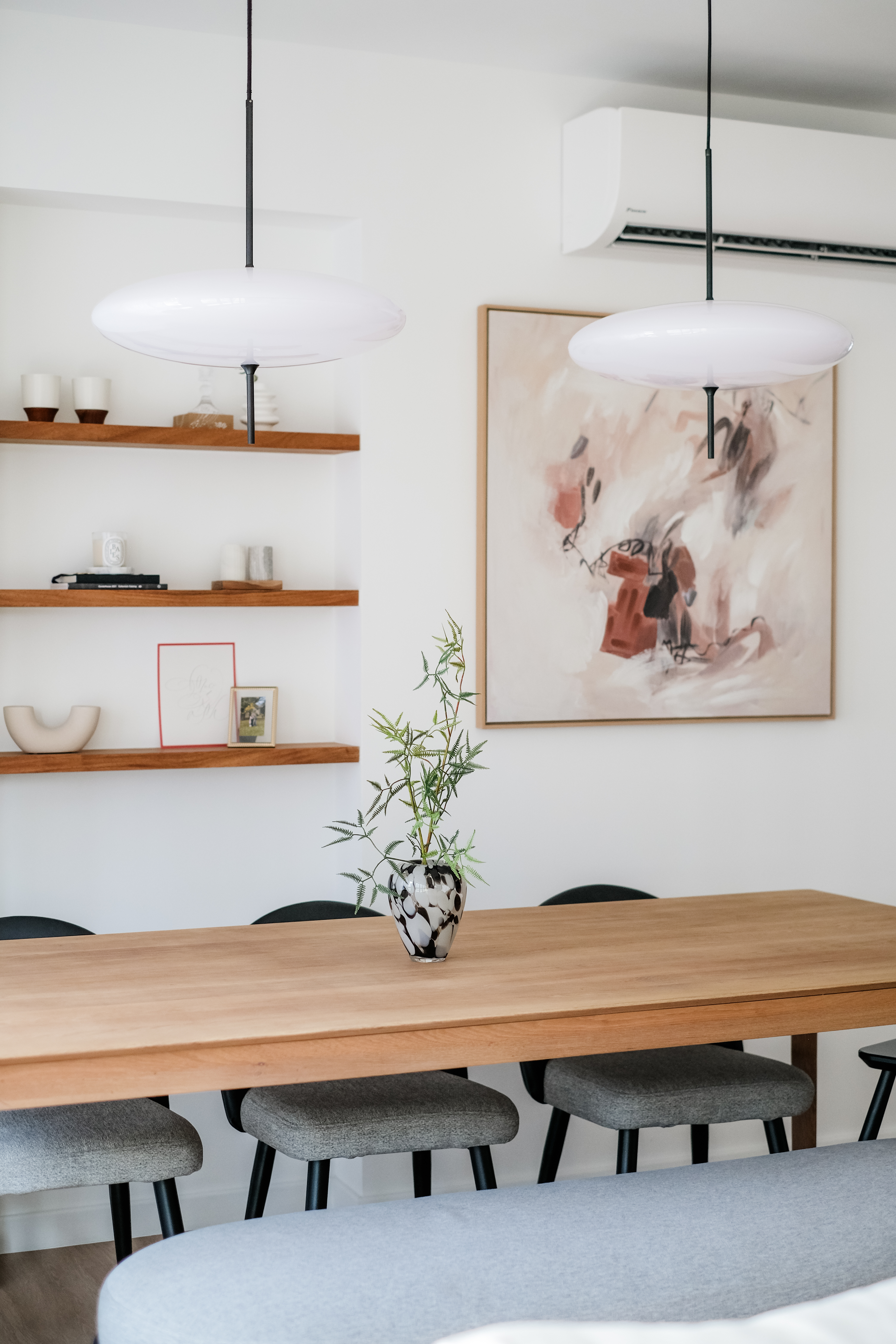 Cozy Modern Dining Room: The Heart of Our Family's Quality Time - Modern dining room, minimalist design, wooden dining table