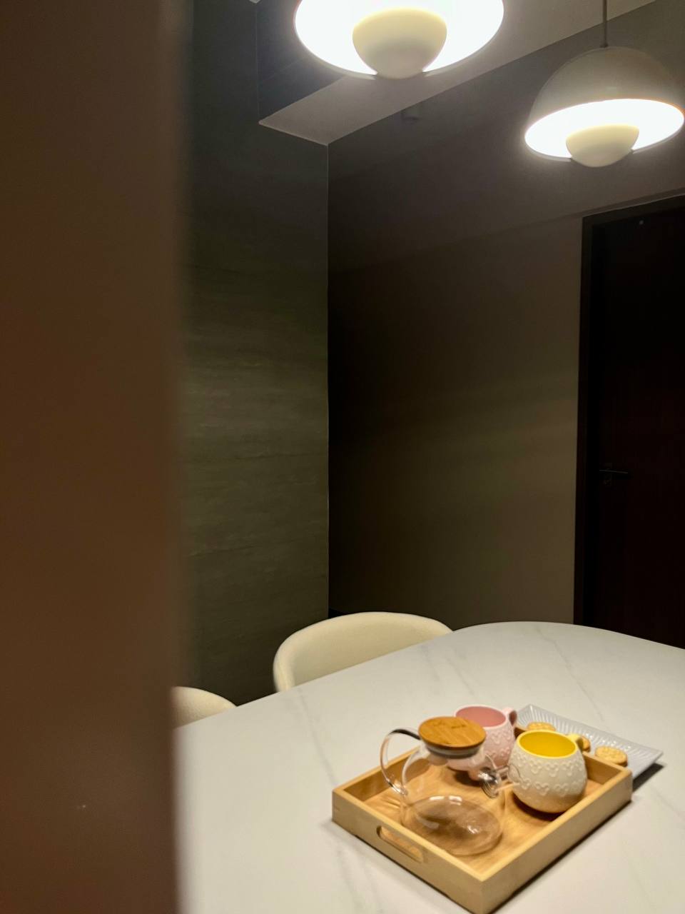 Dining Space: An Extension from Kitchen For Maximised Functionality - Modern dining room, minimalist decor, elegant table