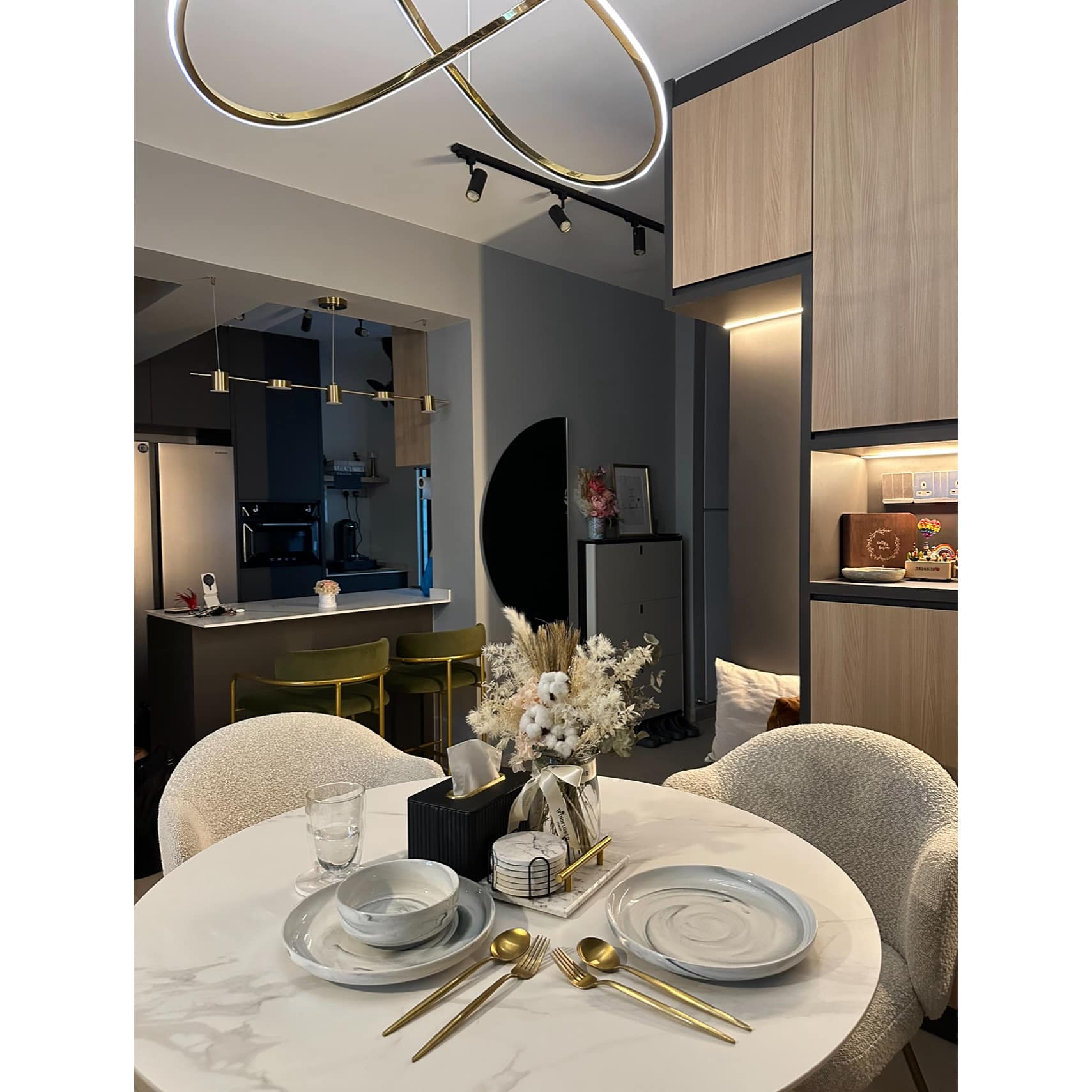 Dining In Style, Where Elegance Meets Comfort  - Modern dining room, sleek kitchen, contemporary design, stylish furniture