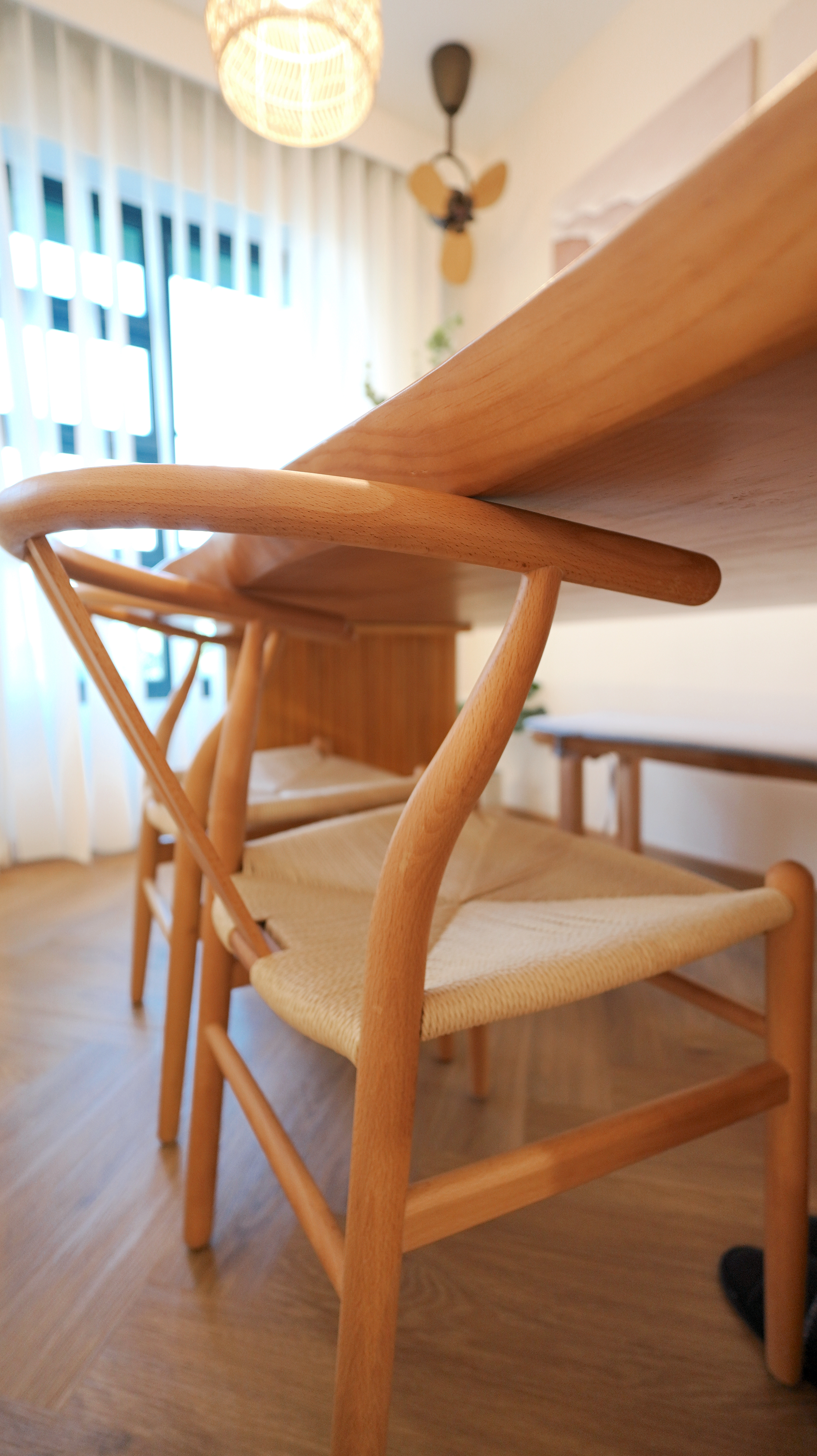 Communal-dining-space---Calming-vibes-with-a-touch-of-modern-farmhouse