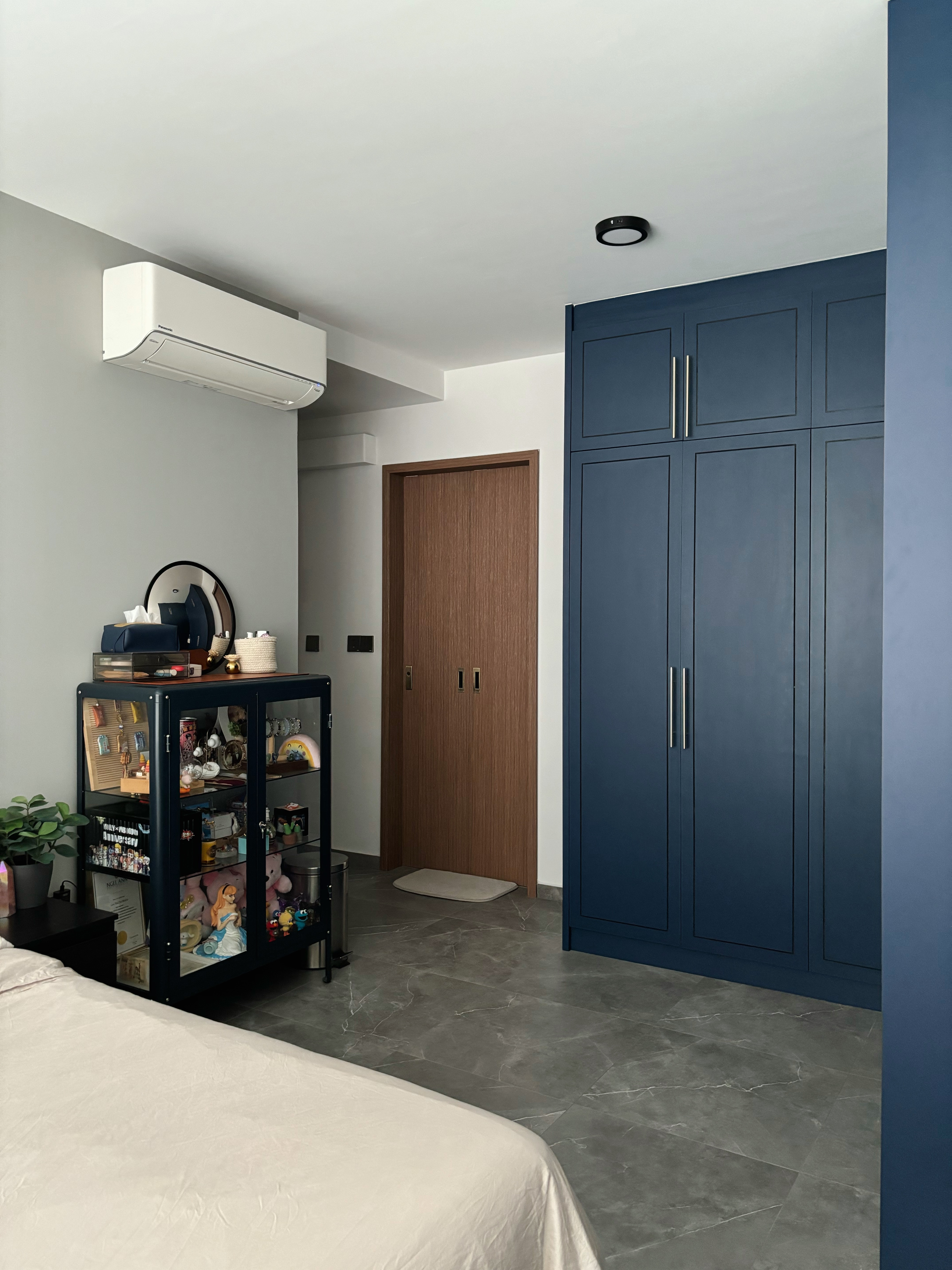 Morning Light and Midnight Comfort: Our Bedroom Story - Modern bedroom interior, minimalist design, large wooden door, dark