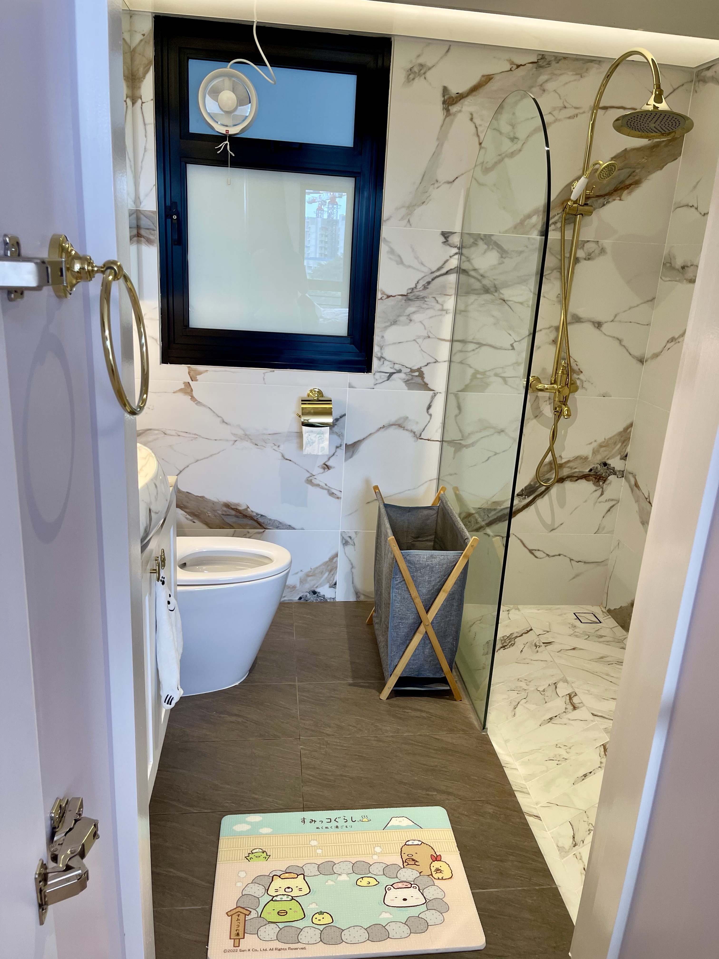 A Cosy Sanctuary: Our Slumber Haven With A Concealed Bathroom & Vanity - Marble-patterned bathroom, modern design, luxurious