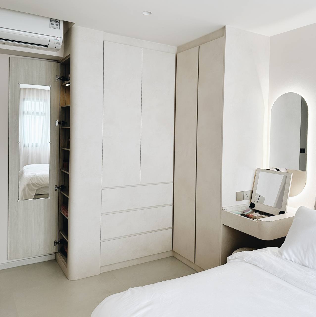 Our Bedroom: 5 Tips for a cozy, clutter-free bedroom!  - Modern minimalist bedroom, neutral color palette, built-in wardrobe