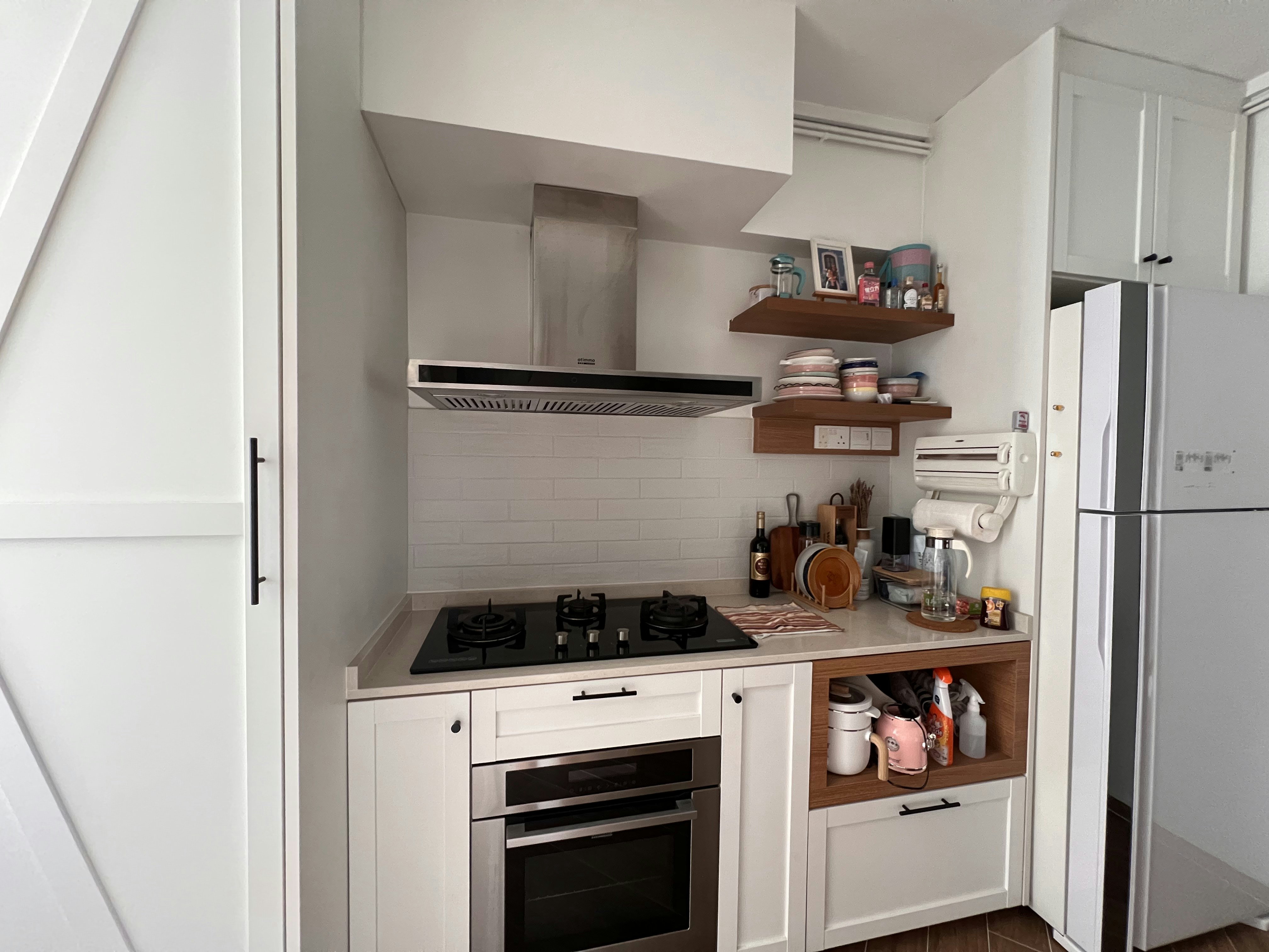 Renders vs Reality: Classic Farmhouse 4rm HDB Kitchen Edition - White kitchen cabinetry, stainless steel range hood, black