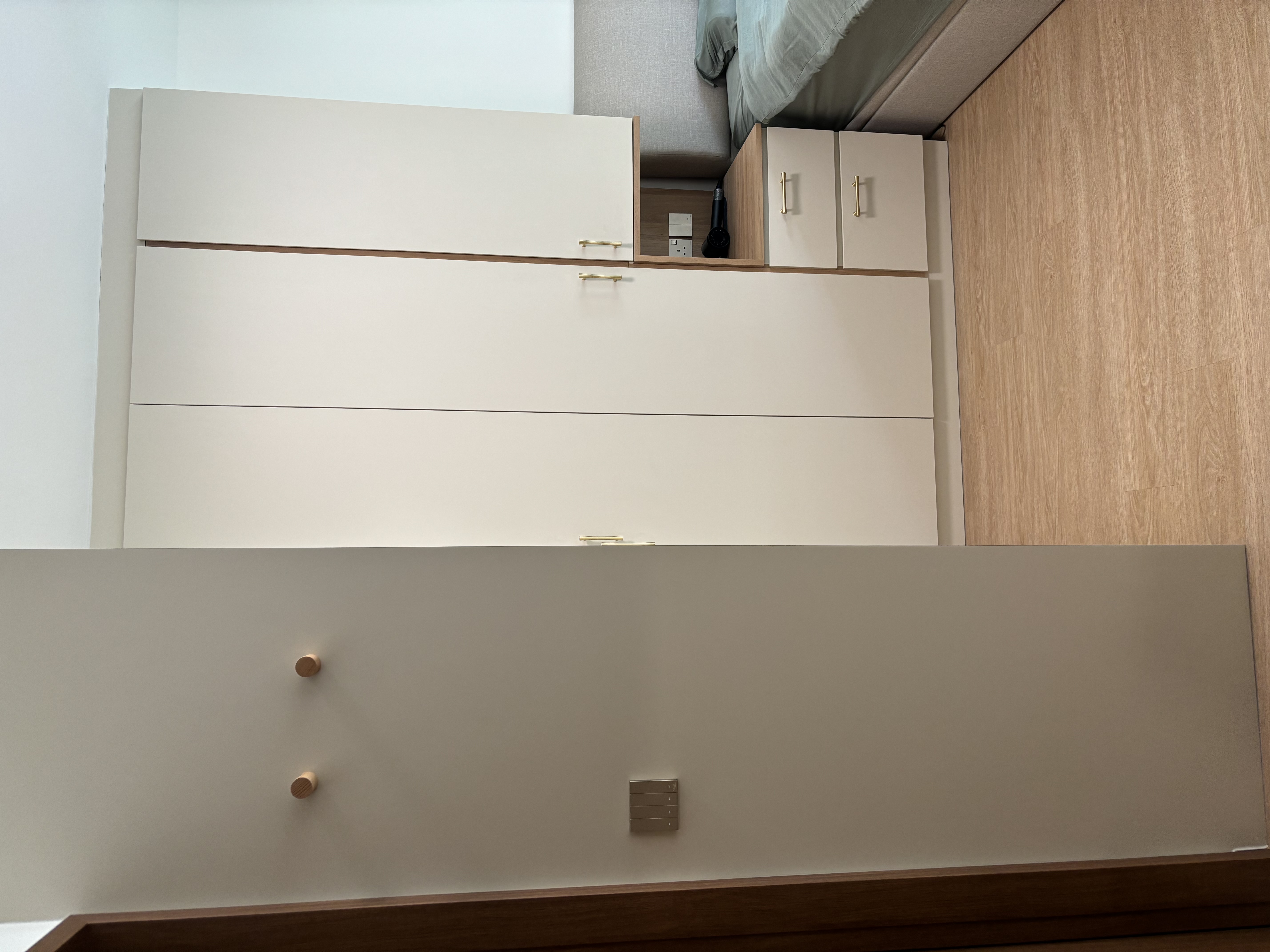 Maxmising-walking-space-in-our-coastal-hues-bedroom