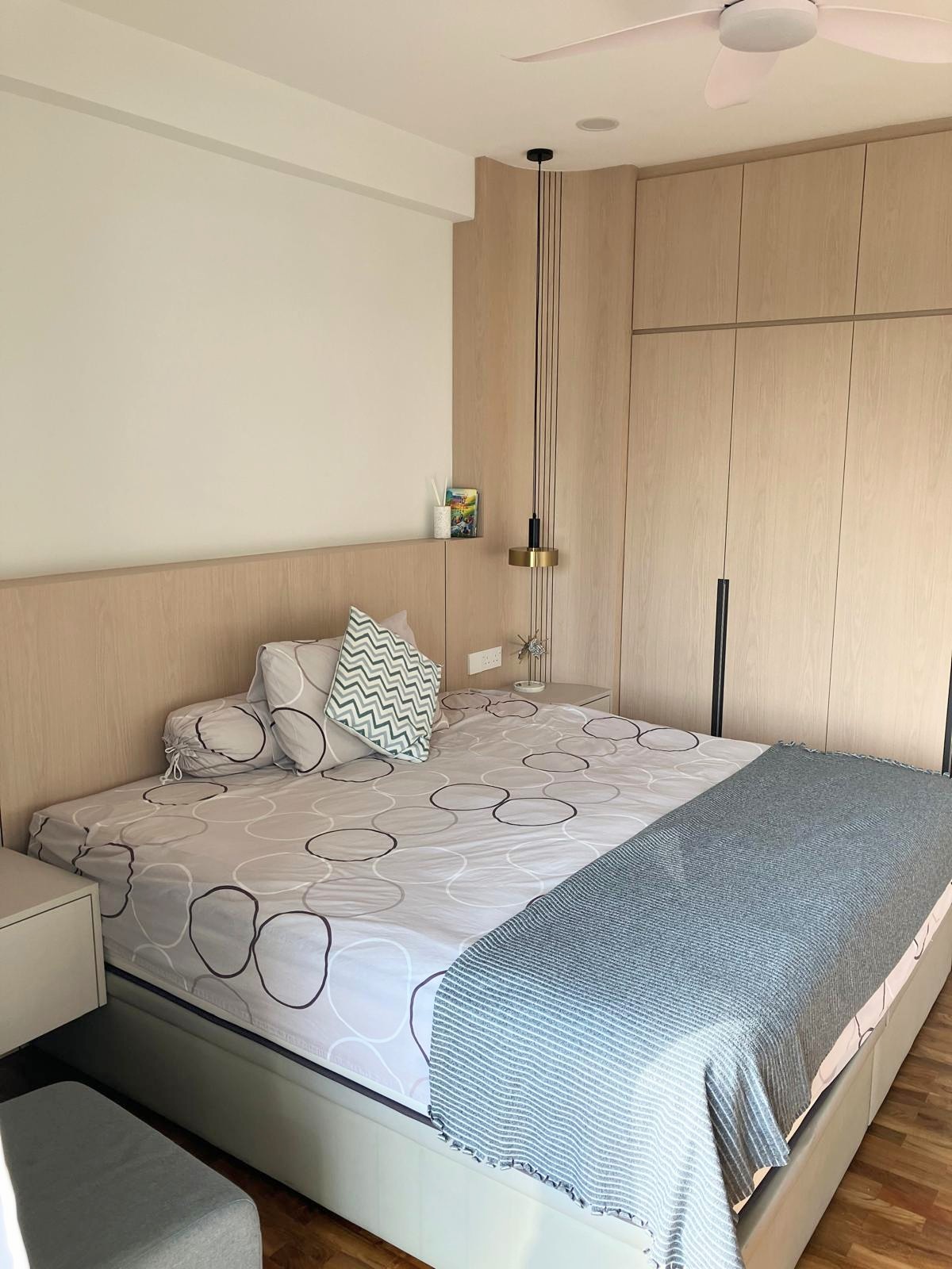 Spending the night with some curves 🍑 - Modern bedroom with minimalist design, neutral color palette, large bed with