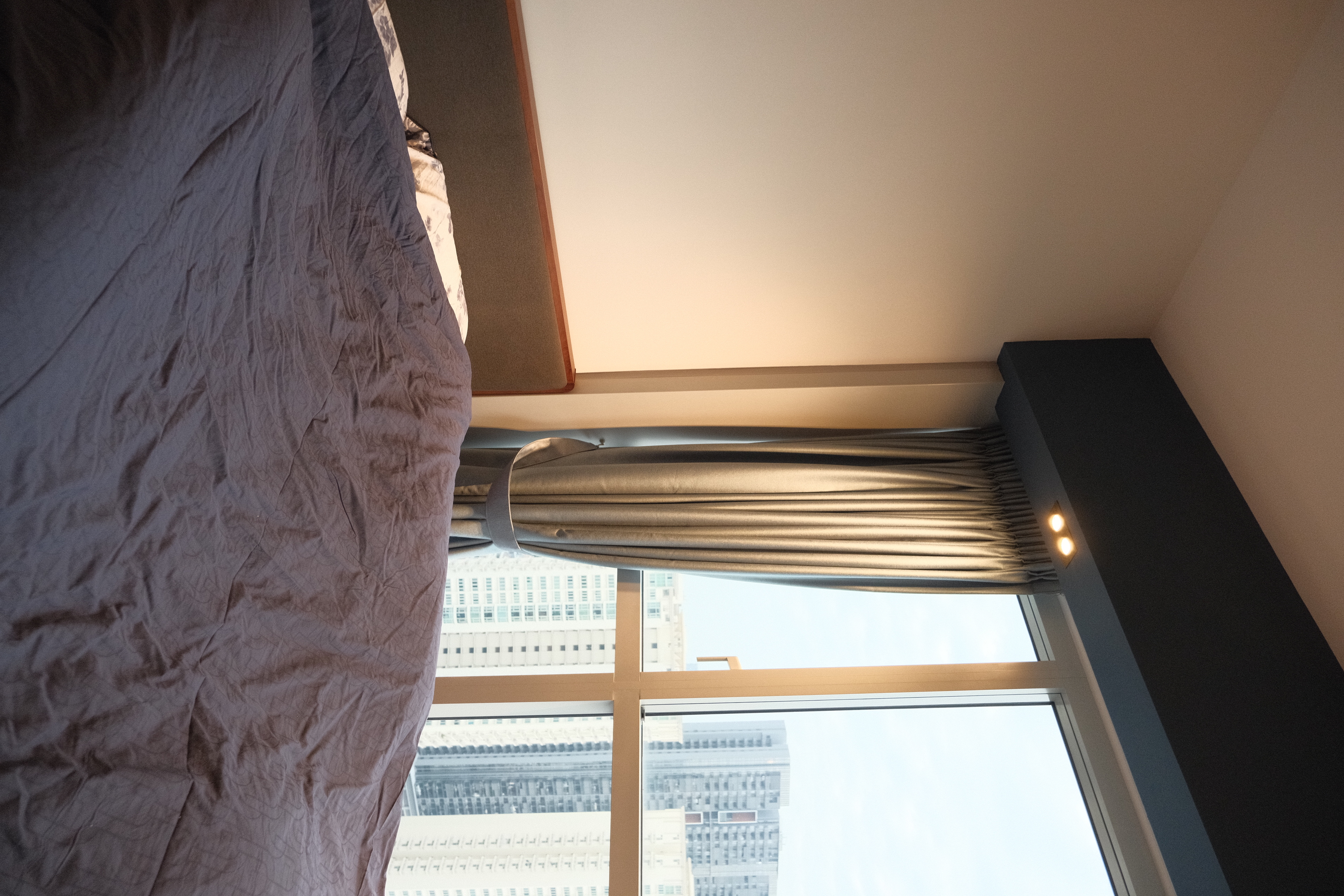 A-Modern-and-Cosy-Retreat-into-the-Master-Bedroom-Hideout