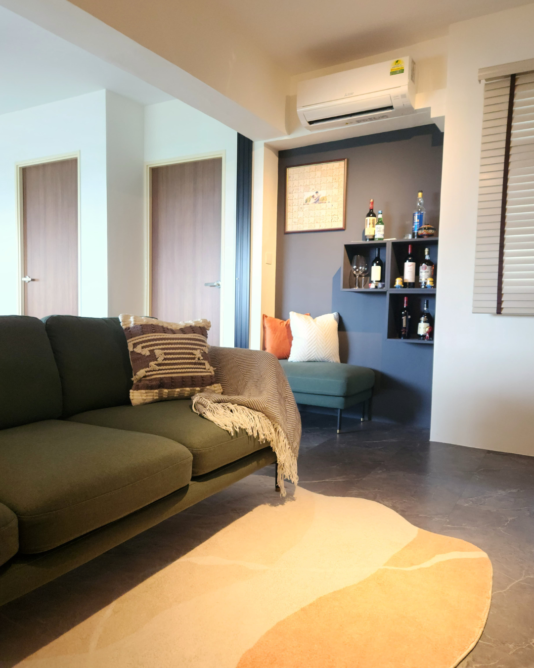 Cozy-Up-for-Movie-Nights:-The-Charm-of-Full-Height-Glass-Doors