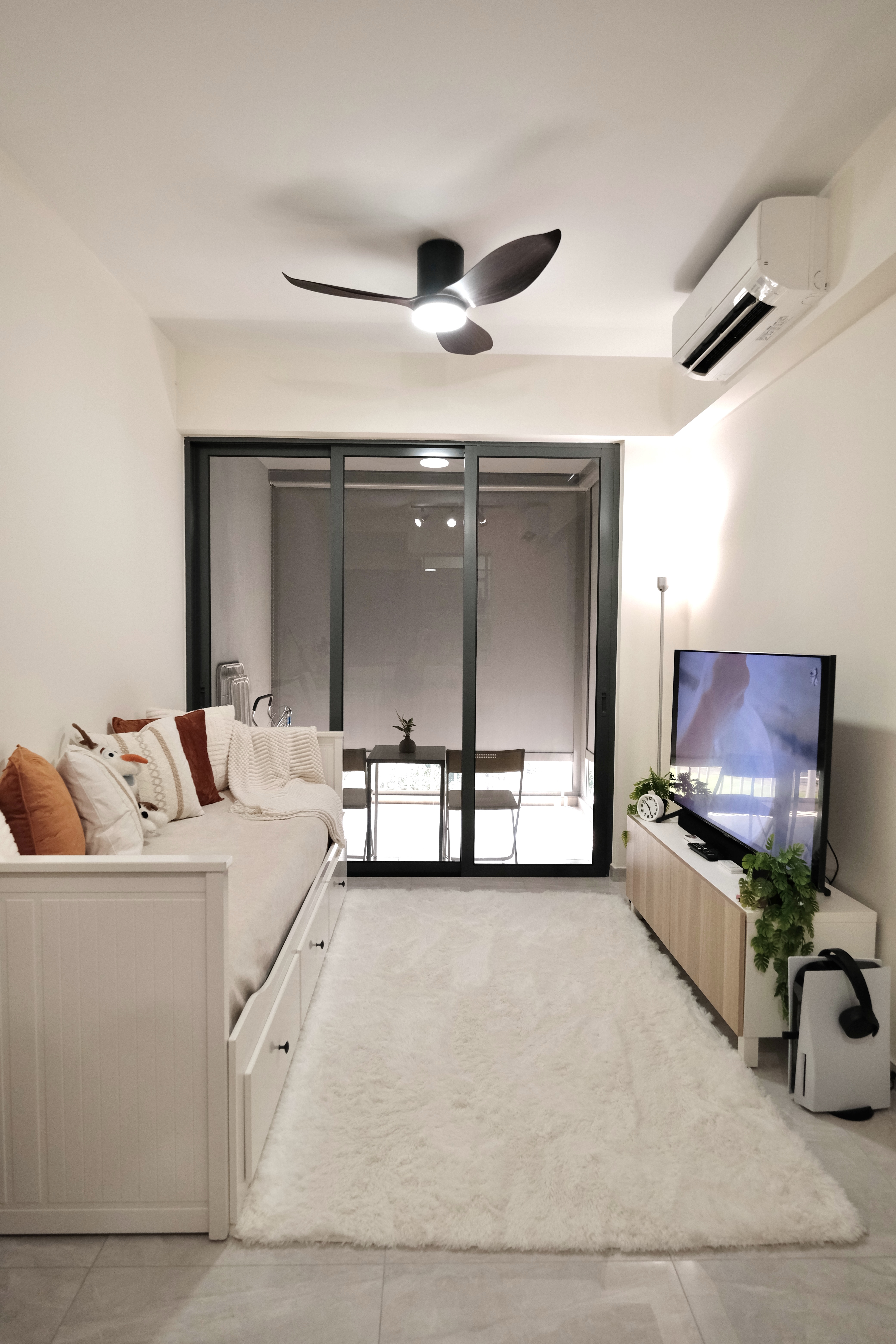 Here's-why-we-can't-leave-this-cosy-living-room!