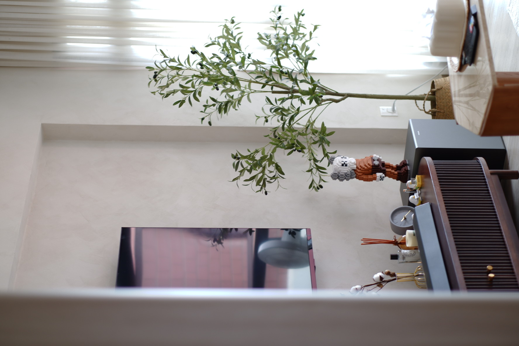 Bright-and-Airy-Vibes:-Our-Living-Room’s-Beige-and-Cream-Palette