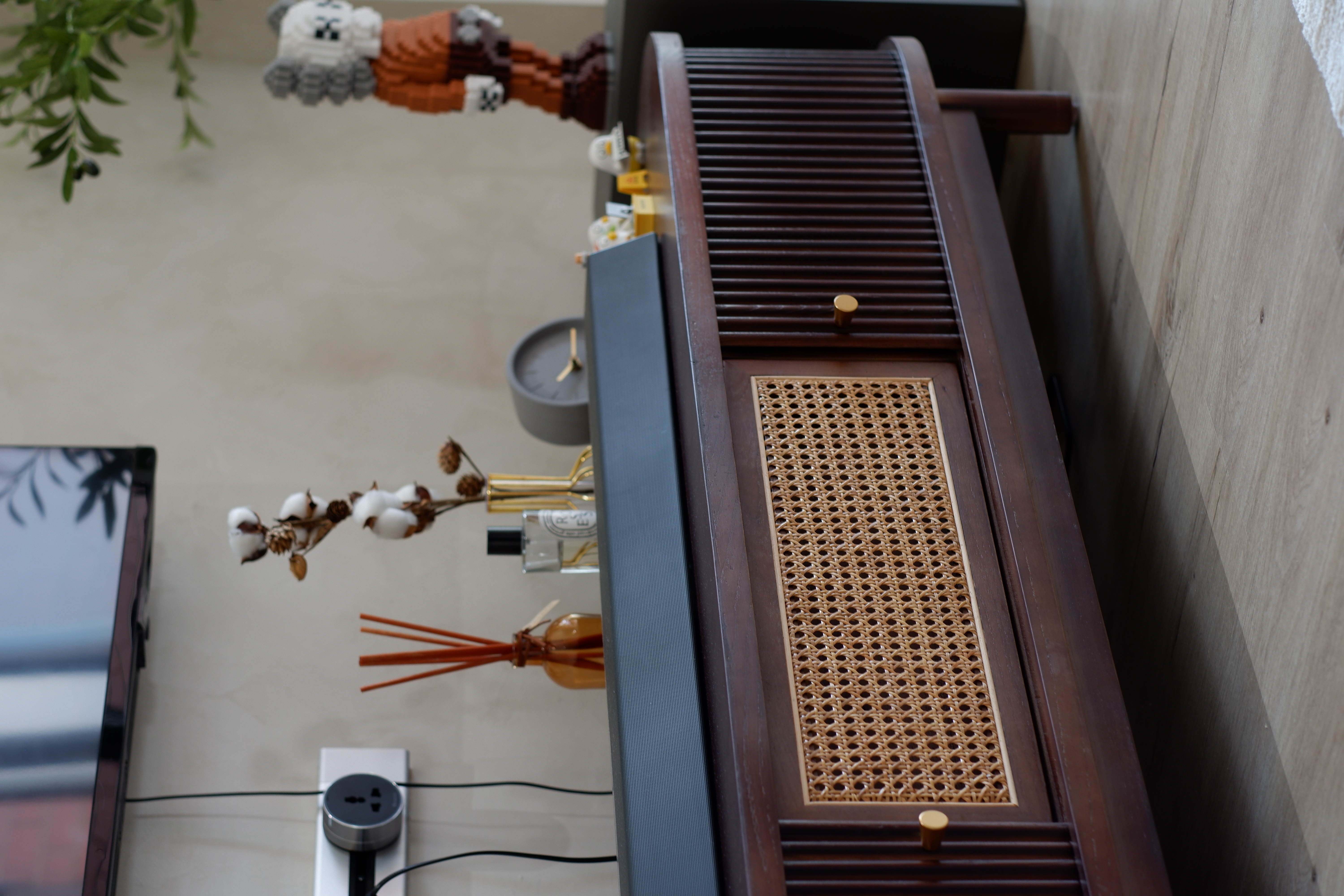 Bright-and-Airy-Vibes:-Our-Living-Room’s-Beige-and-Cream-Palette