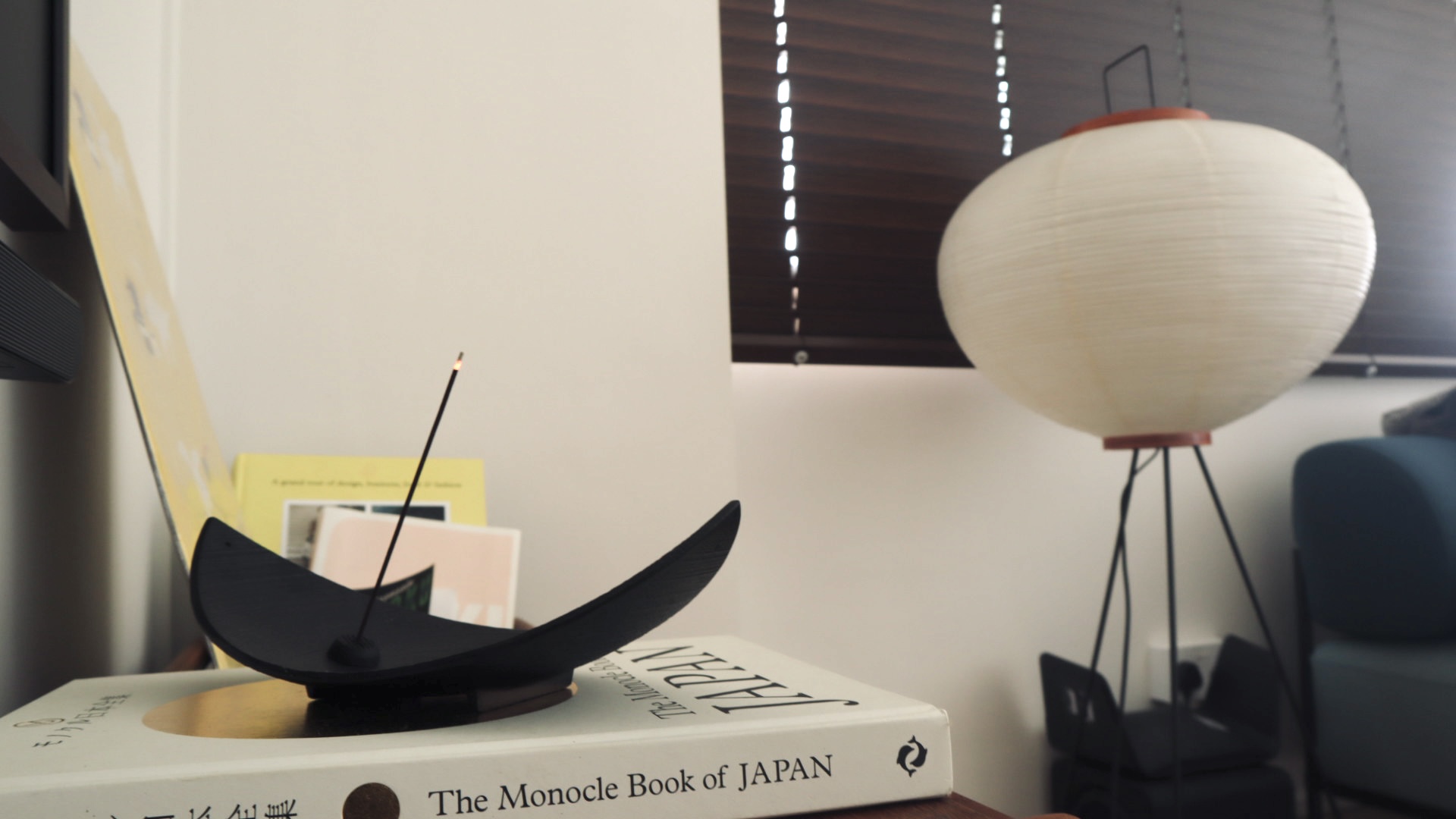 shape-shifting-moving-castle-of-living-room,-zero-built-in!