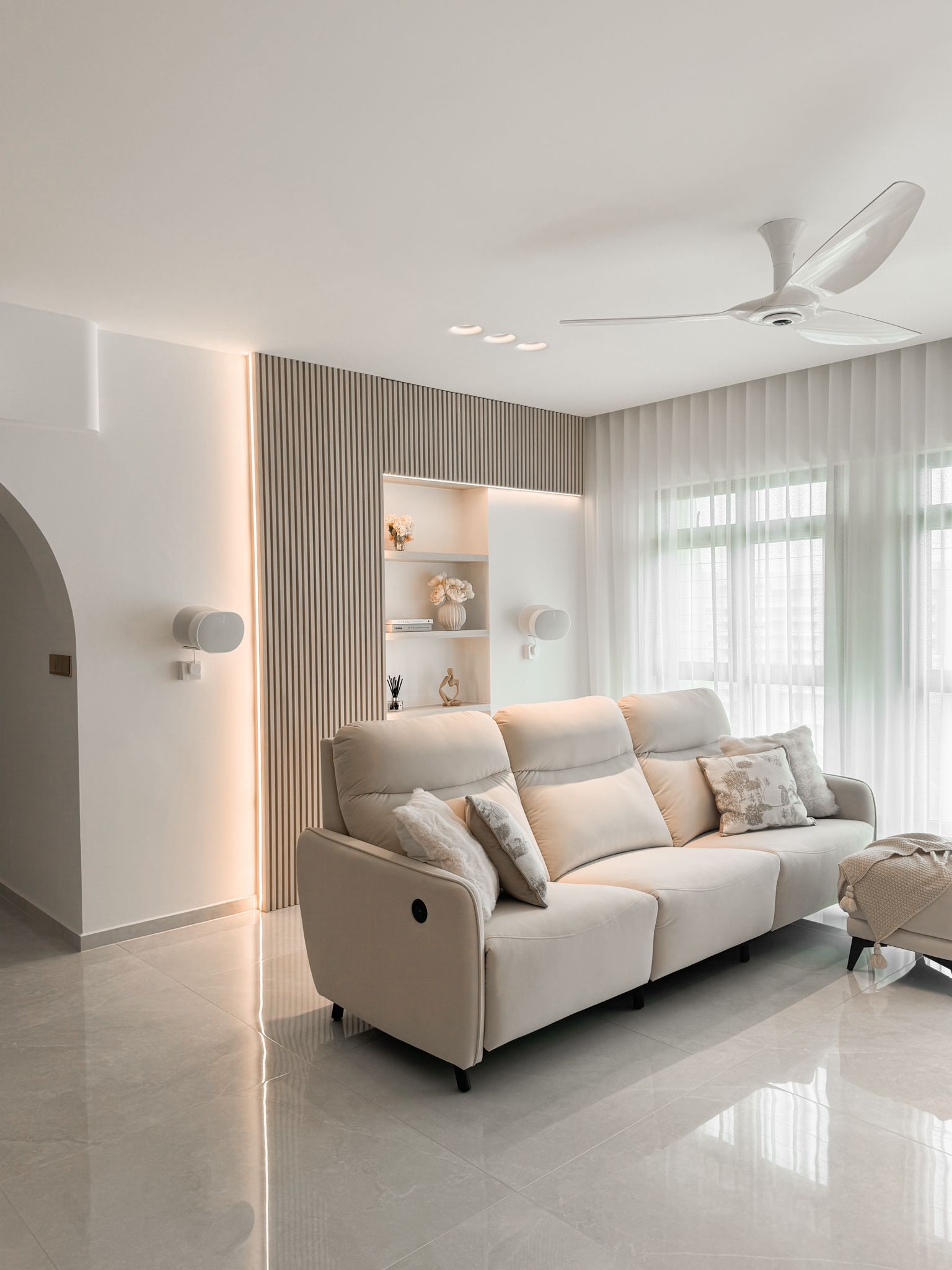 Our-Living-Room:-Smart-&-Luxe-(with-a-83”-TV!)