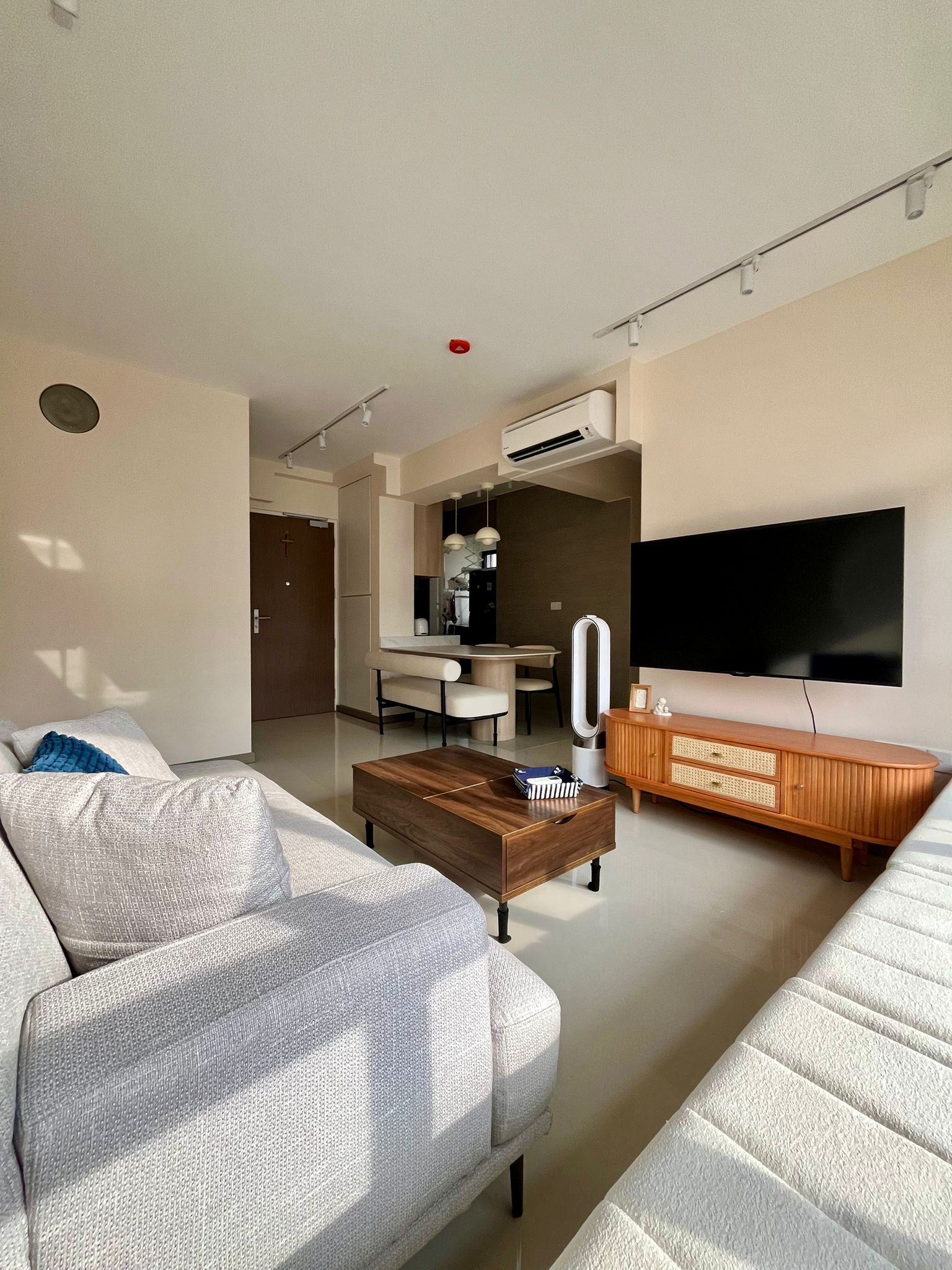 Living-Room:-Ritz-Carlton-Inspired-Space-With-Settee-in-a-3-Room-BTO