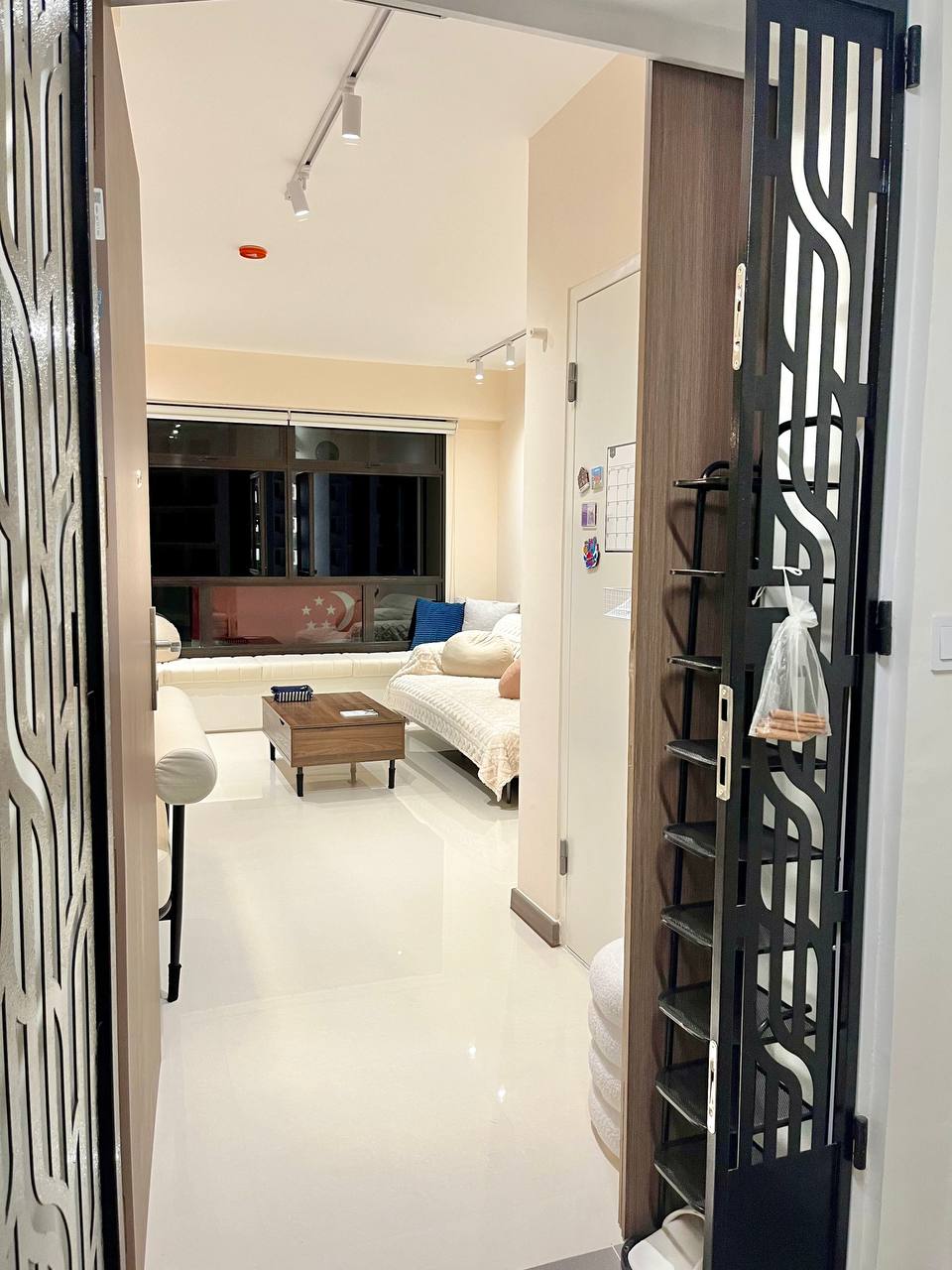 Turning a Small Entryway Into a Functional Space Without Built-ins - Modern living room, cozy bedroom, well-lit room, large