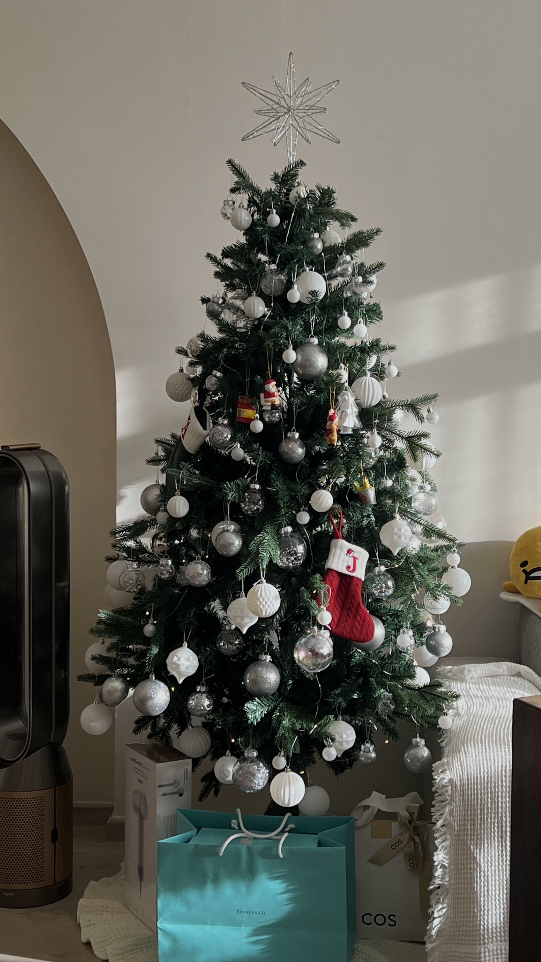 Zero Built-In Carpentry?! : Our Living Room’s Cozy Ambience - christmas tree, festive decorations, white and silver