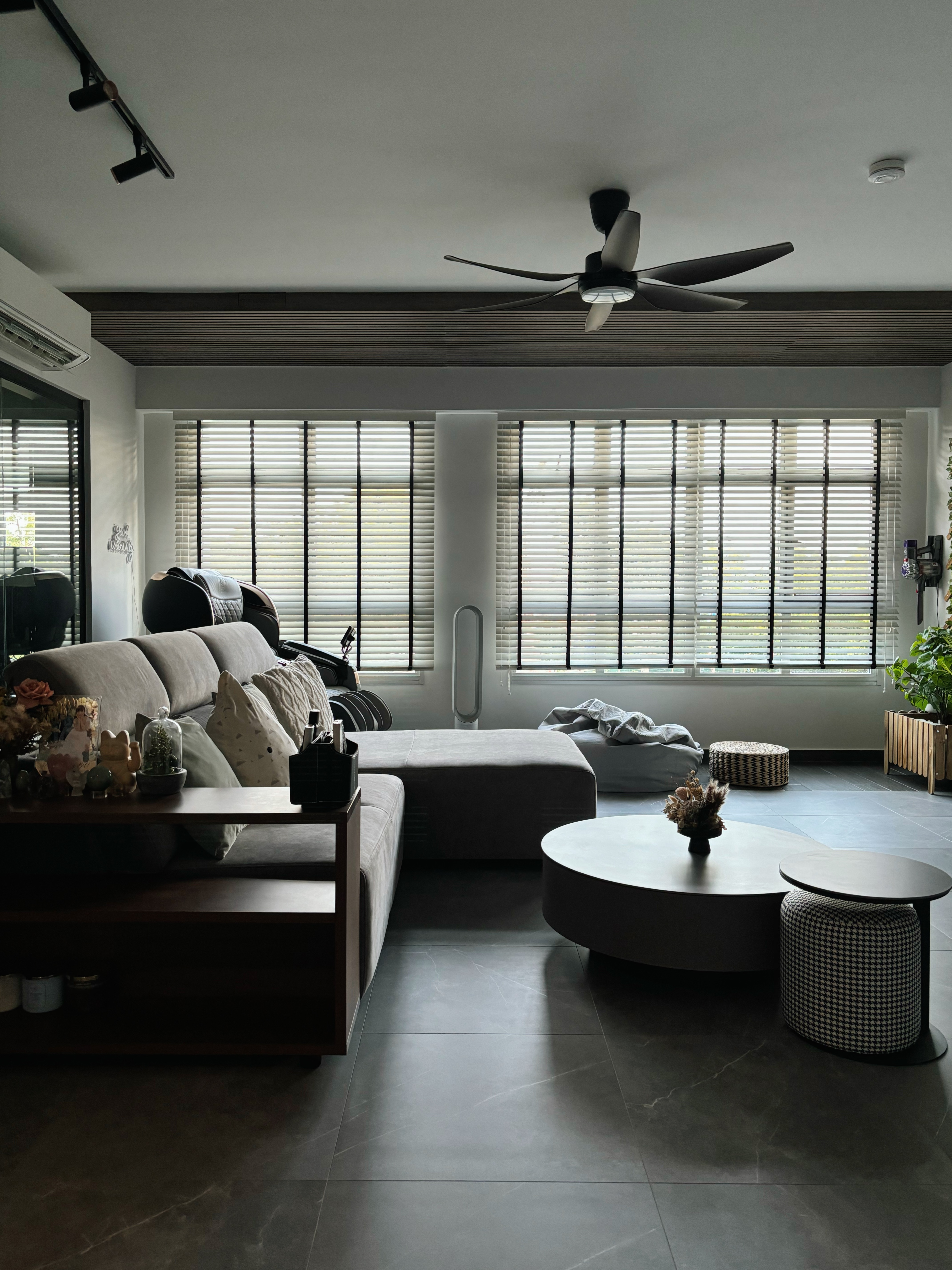 Minimal-Effort,-Maximum-Comfort:-Welcome-to-Our-Living-Room