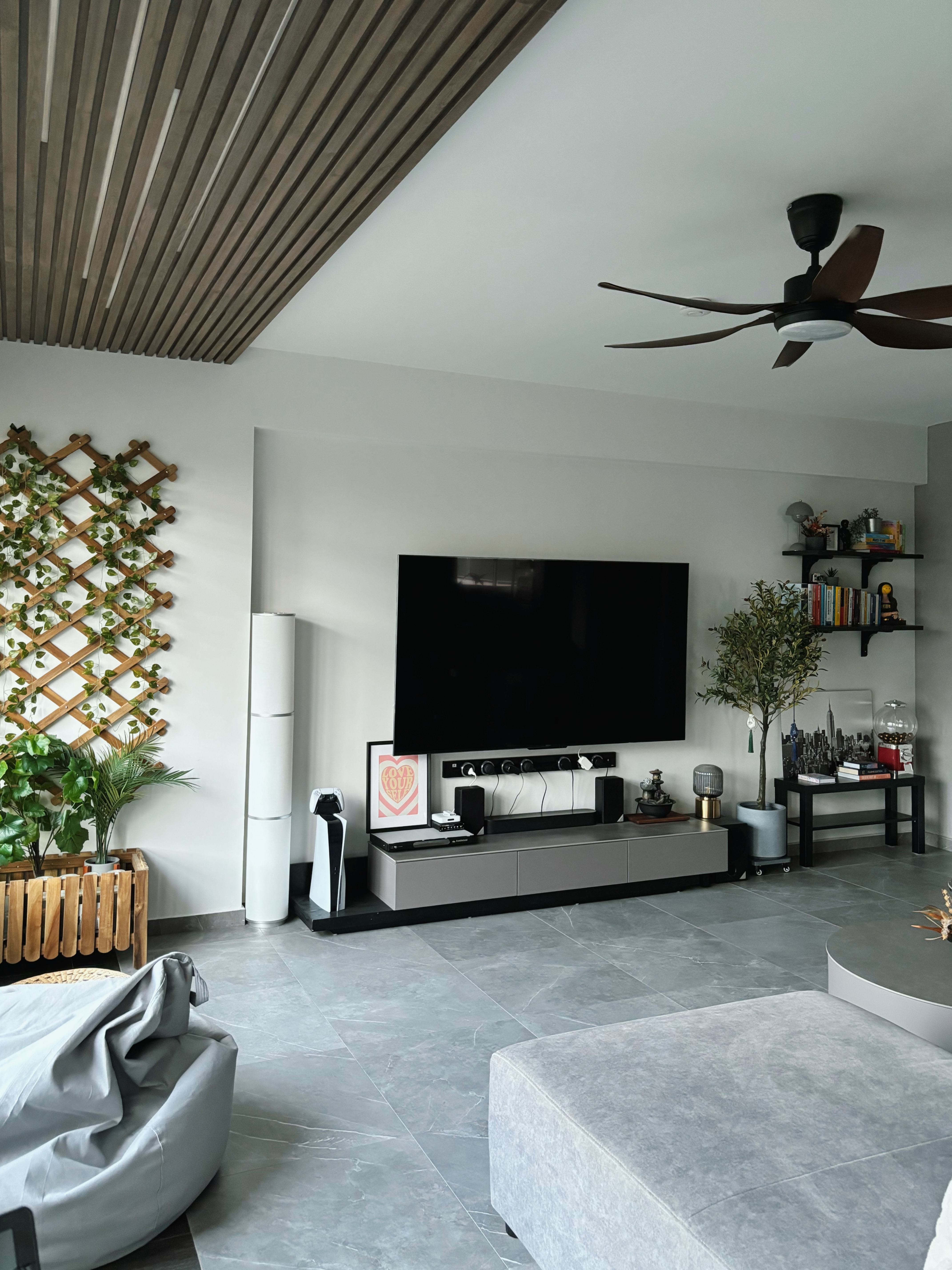 Minimal-Effort,-Maximum-Comfort:-Welcome-to-Our-Living-Room