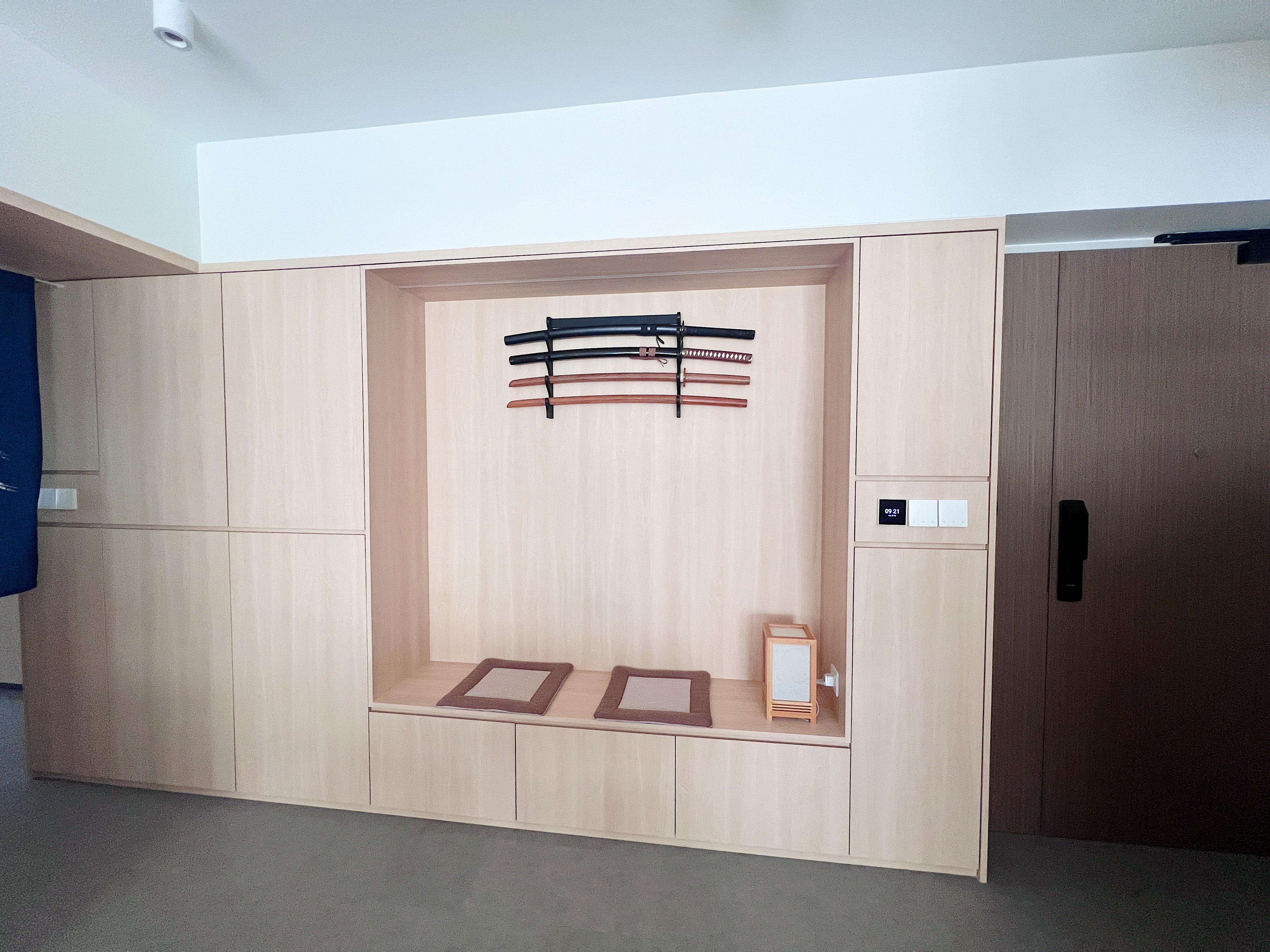 A simple & functional entryway with built in settee - Wooden wardrobe with sliding doors, minimalist design, light beige