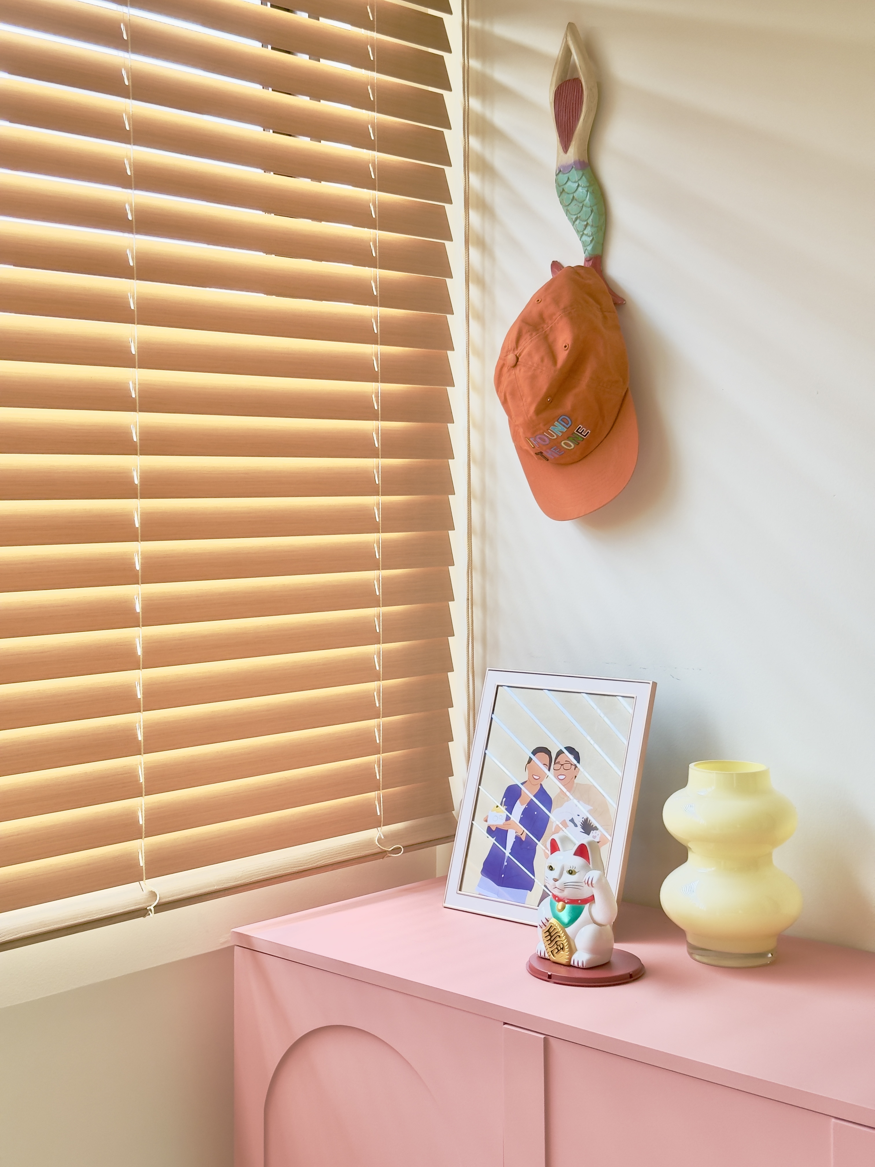 Transforming our HDB corridor into a colourful entryway - Wooden blinds, soft light, pastel colors, cozy room, pink vanity