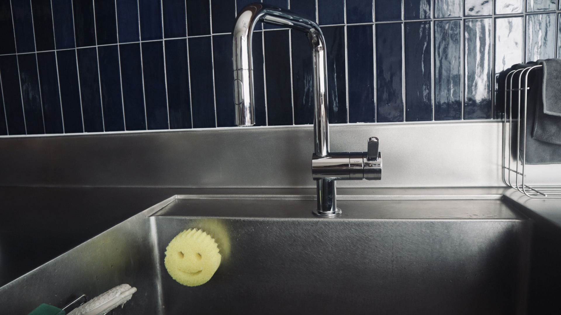 very-demure,-very-mindful--stainless-steel-counter-top-for-the-kitchen