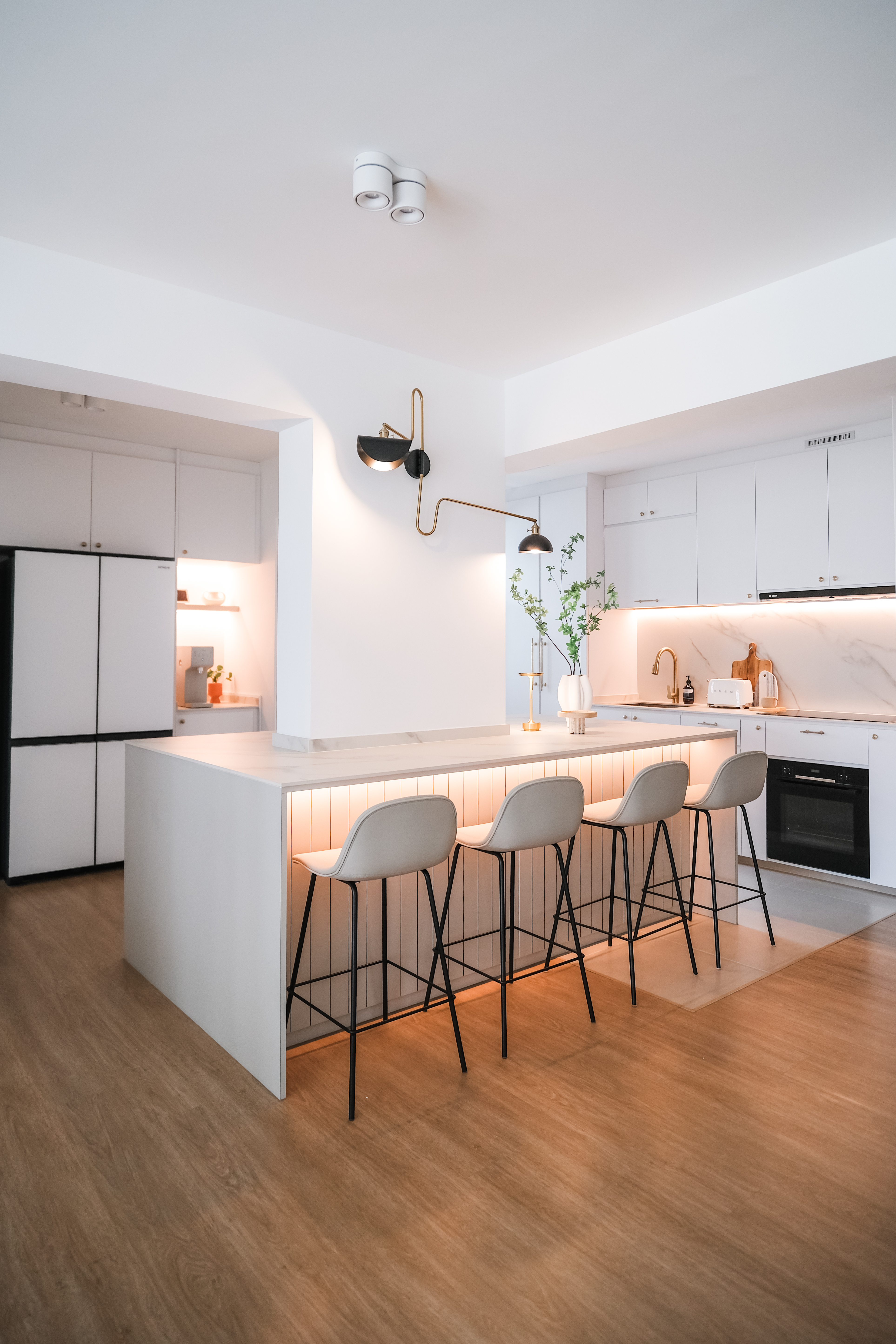 How-a-Big-Pillar-Couldn't-Stop-My-Dream-of-a-Large-Kitchen-Island