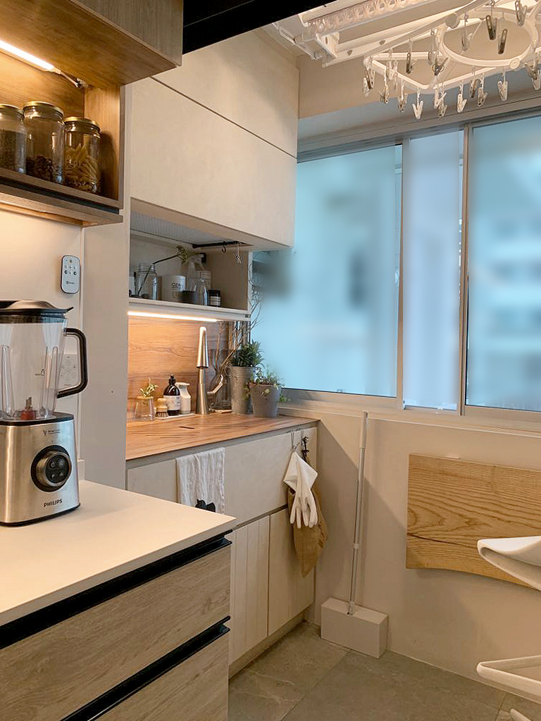 ✨ How We Keep Our Kitchen Sparkling with Minimal Effort! 💫 - Wooden cabinets, modern kitchen, stainless steel blender, white