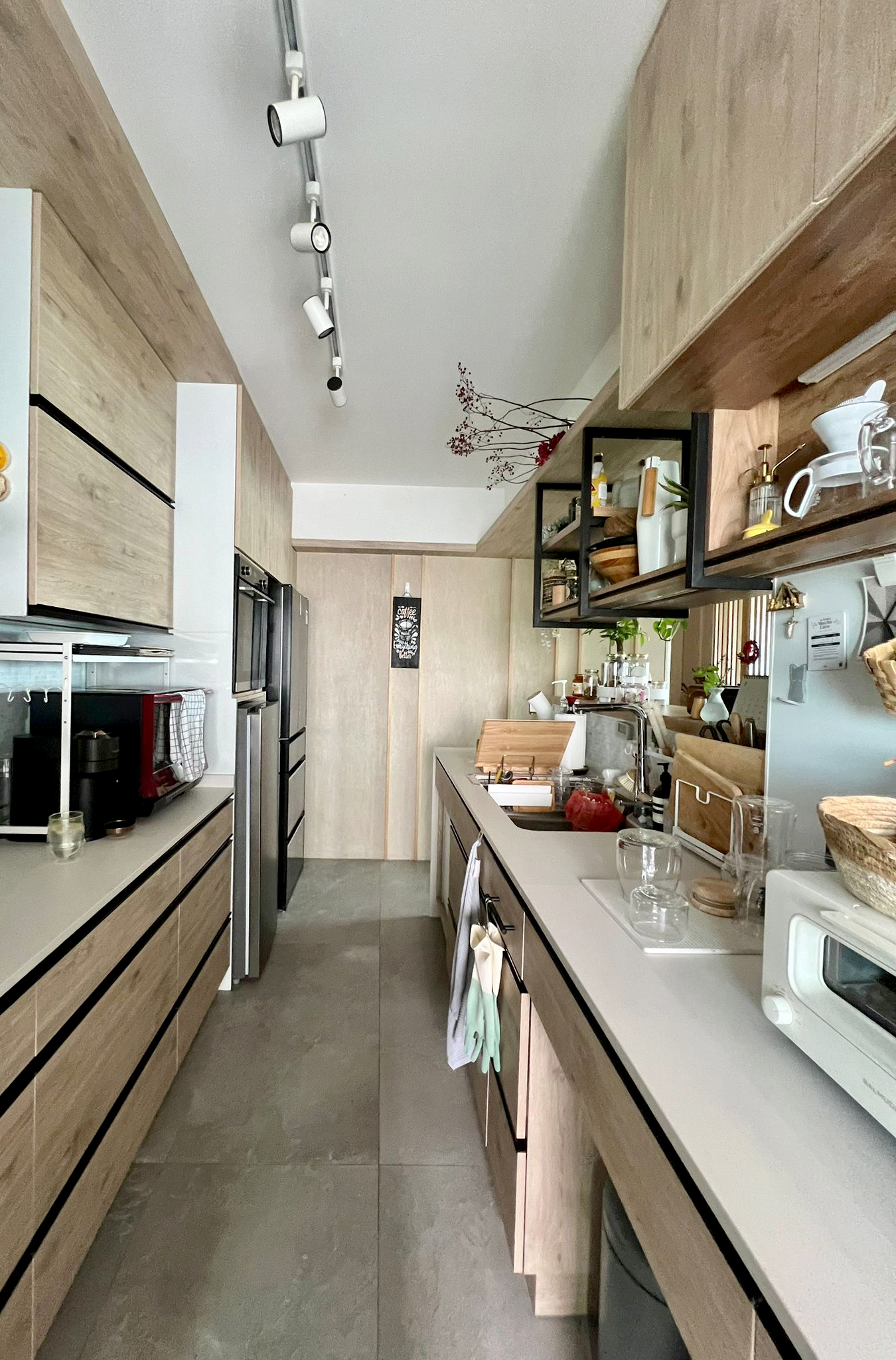 ✨ How We Keep Our Kitchen Sparkling with Minimal Effort! 💫 - Wooden cabinets, modern kitchen, stainless steel appliances