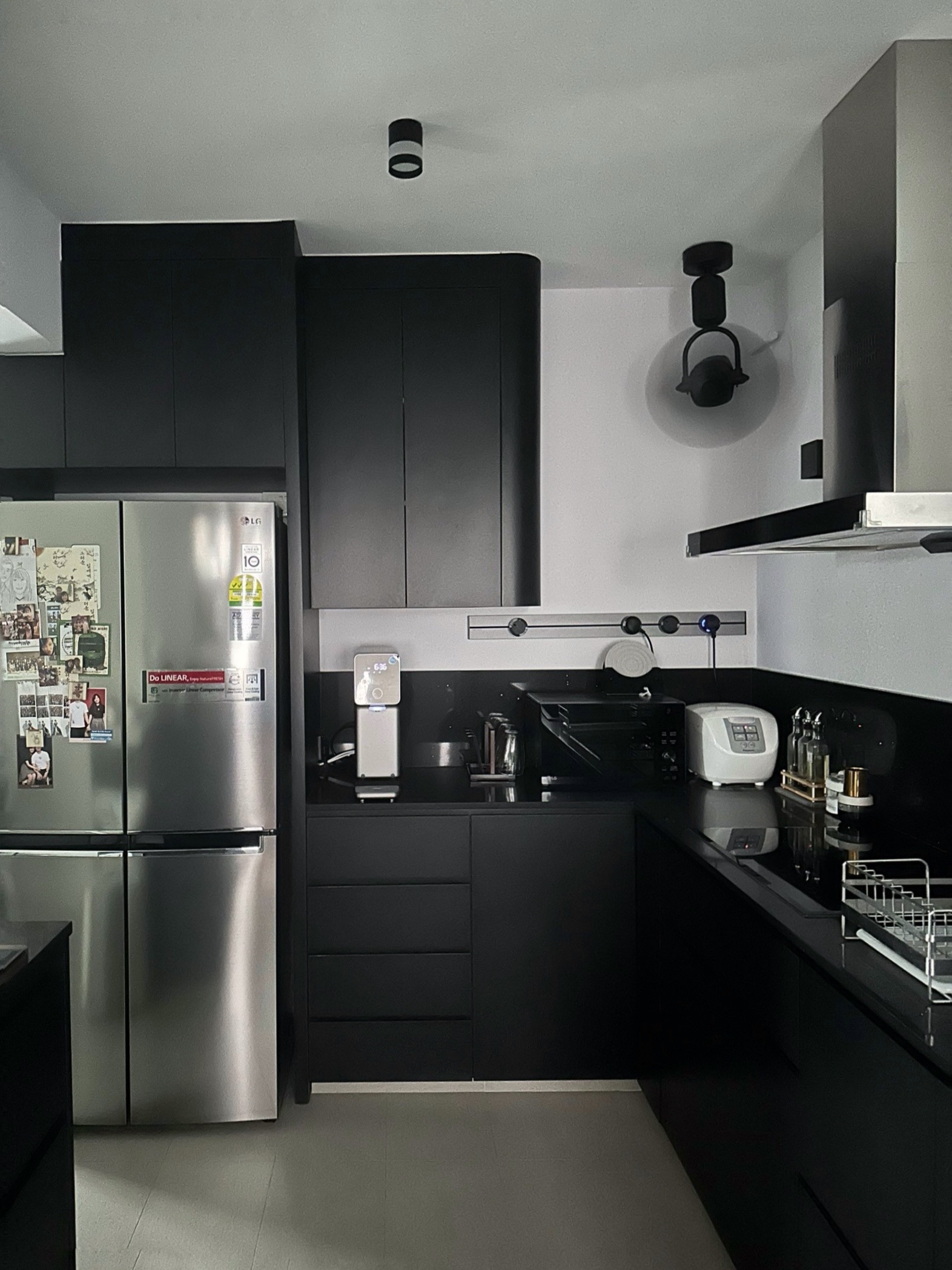 Minimal-and-Functional-Kitchen!