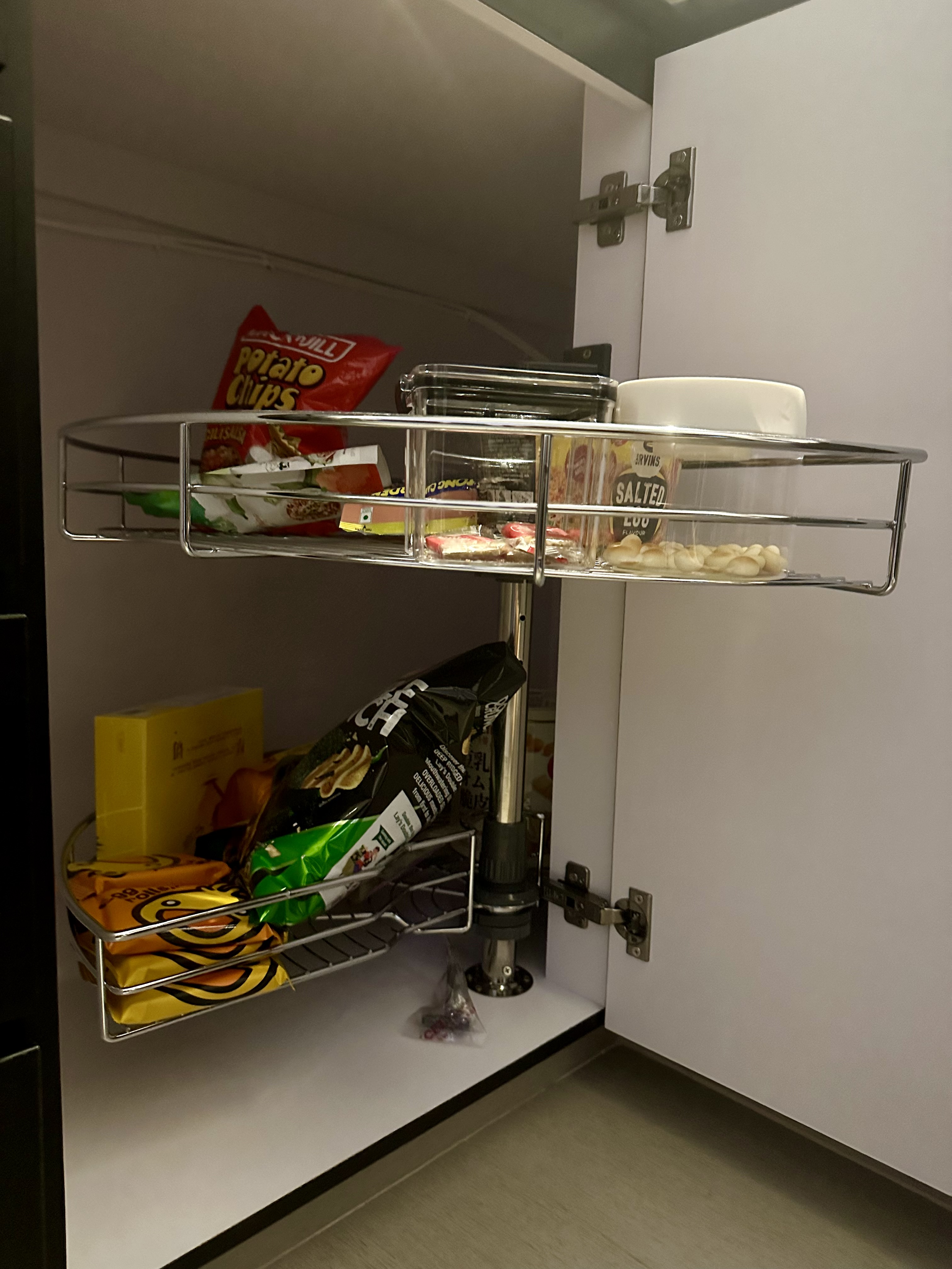 Minimal and Functional Kitchen! - food storage, pantry organization, kitchen drawer, metal rack, food storage solution