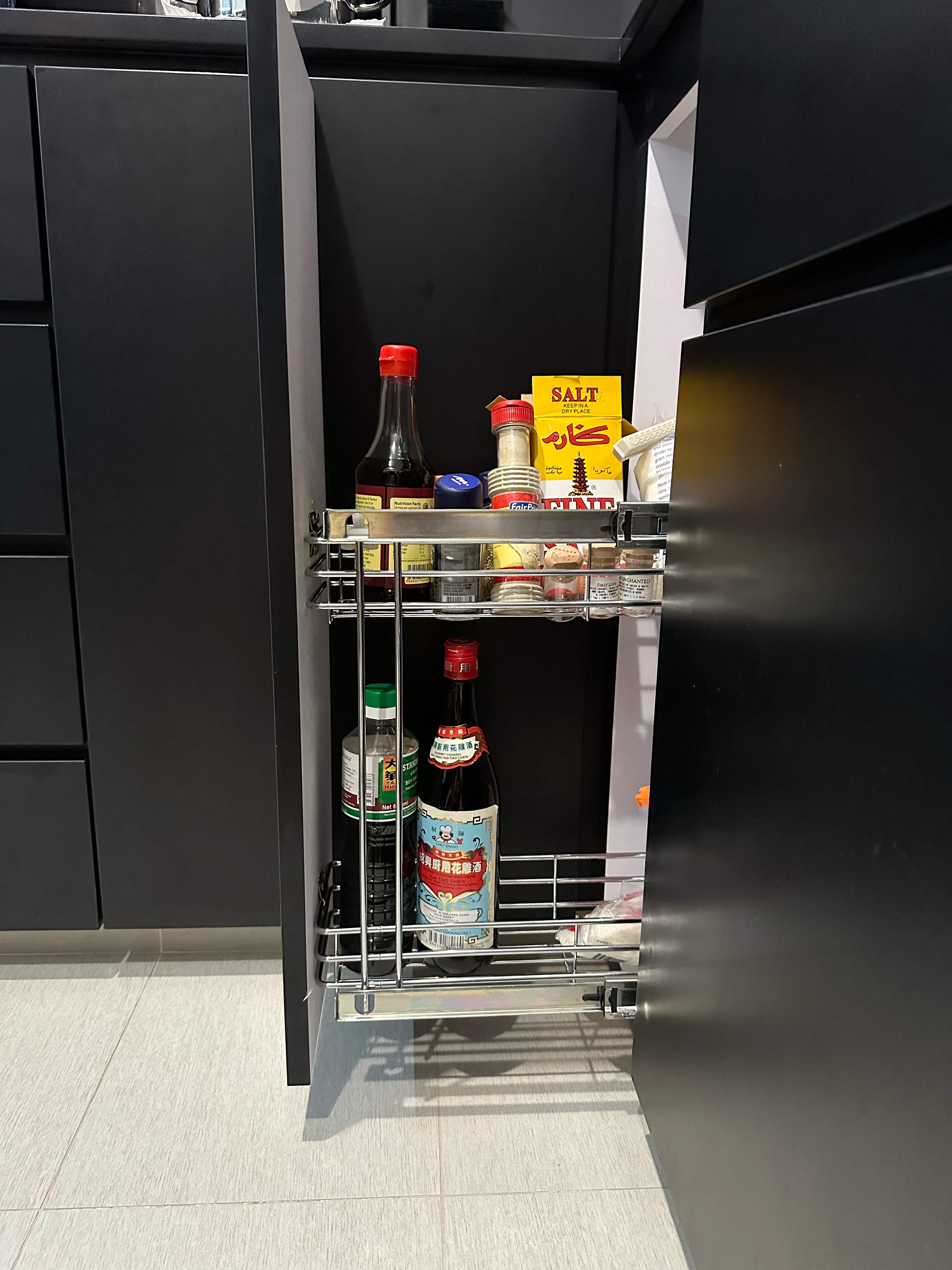 Minimal and Functional Kitchen! - Soy sauce, vinegar, chili powder, garlic powder, salt, pepper, nutritional facts, spice