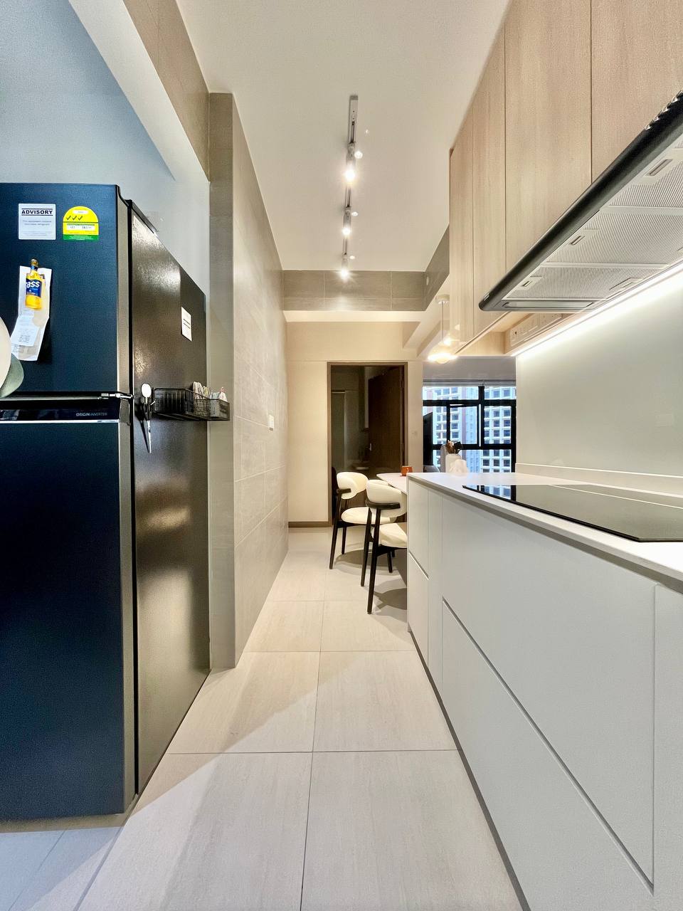 Turning-a-Small-L-Shaped-Kitchen-Look-and-Feel-Bigger-