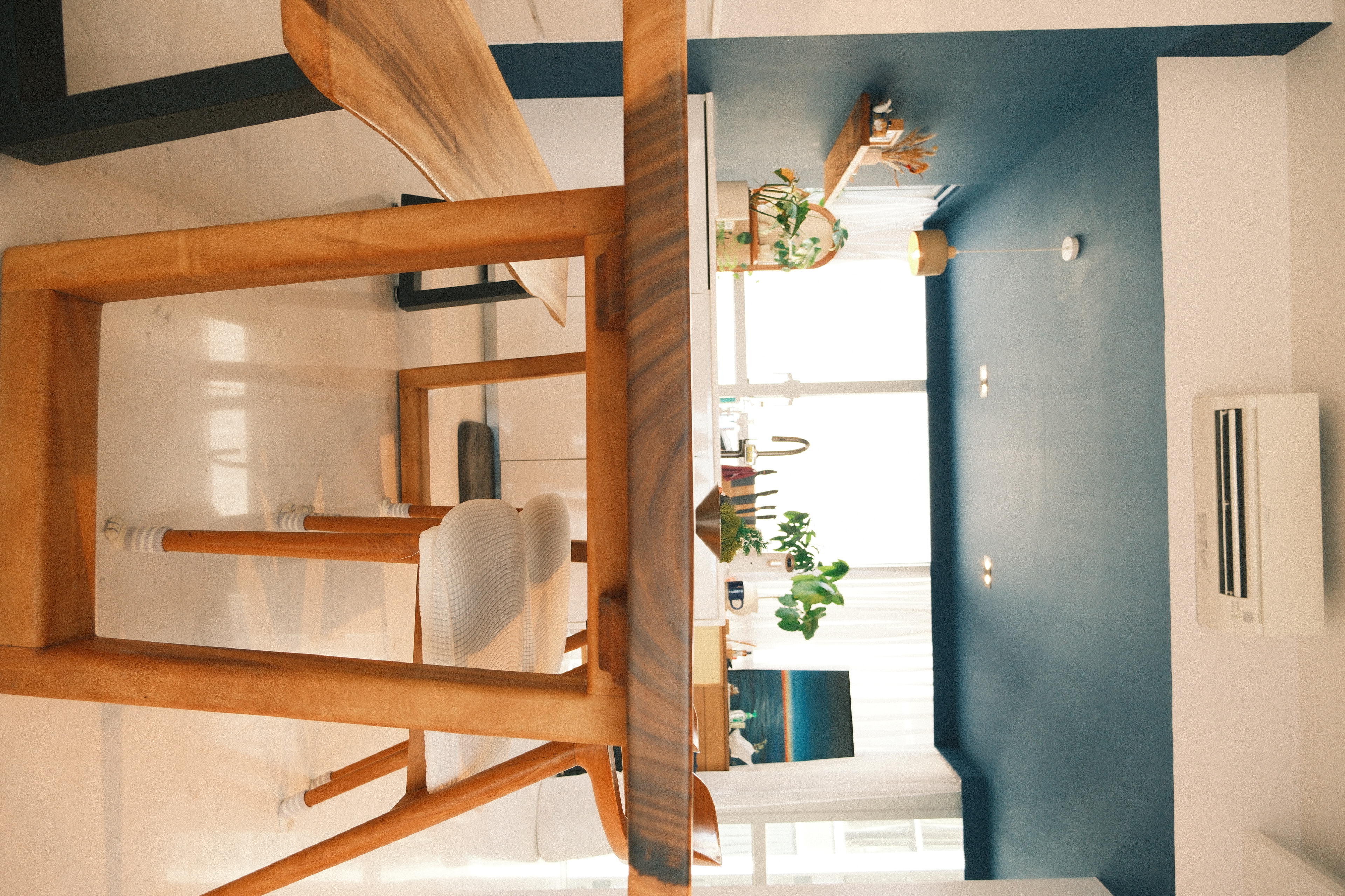 Minimalistic and modern open-concept kitchen for your everyday needs! - Wooden dining table, minimalist design, modern decor