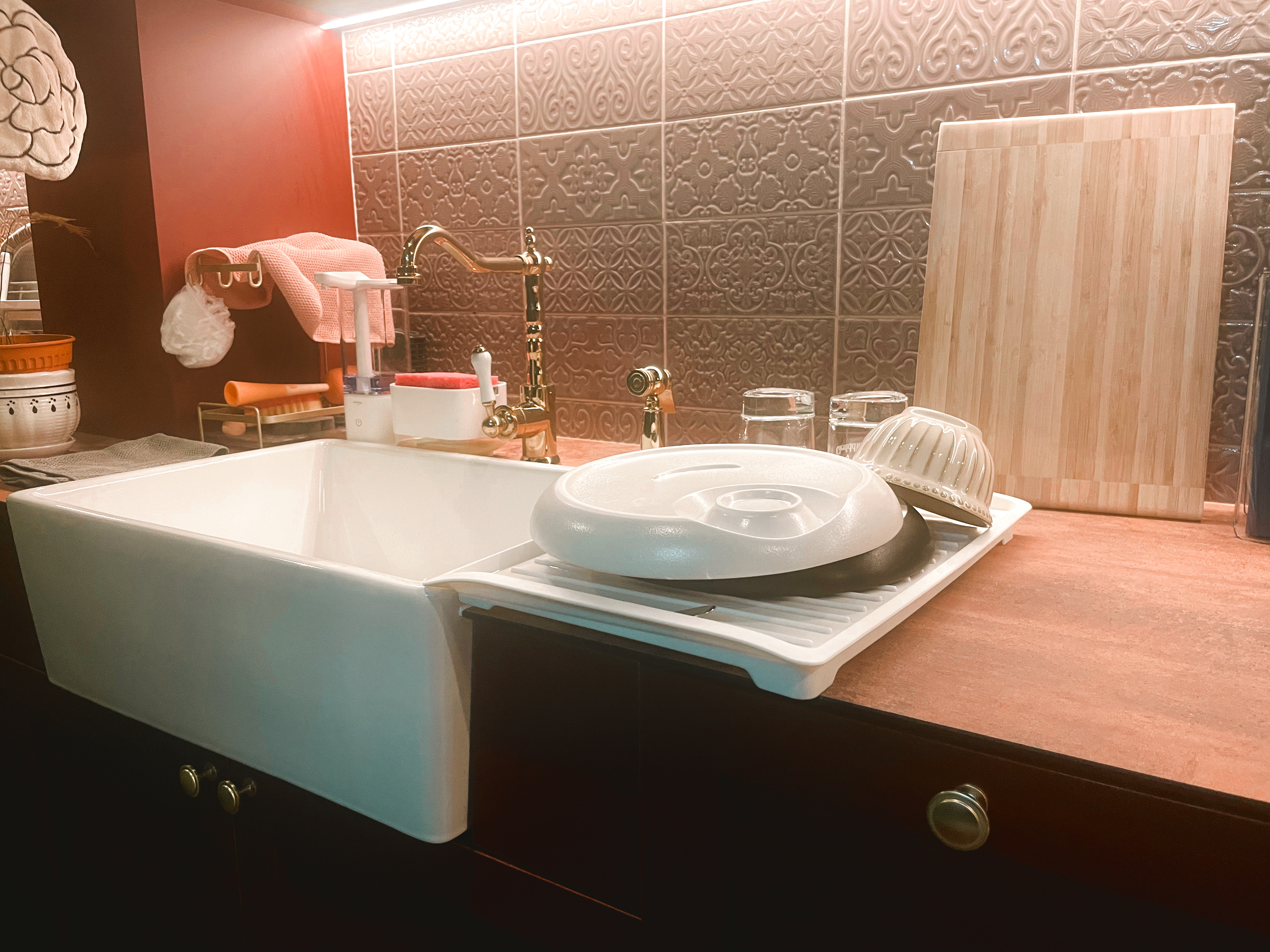 Bold-and-Unique:-Our-Open-Kitchen-with-an-Unconventional-Color-Palette