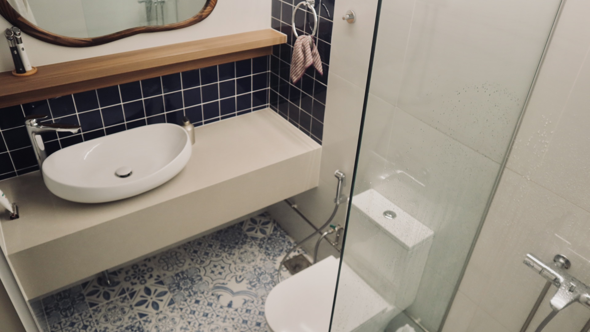 dual colour concepts of throne-worthy bathroom! - White sink, wooden shelf, blue tiles, modern design, bathroom vanity