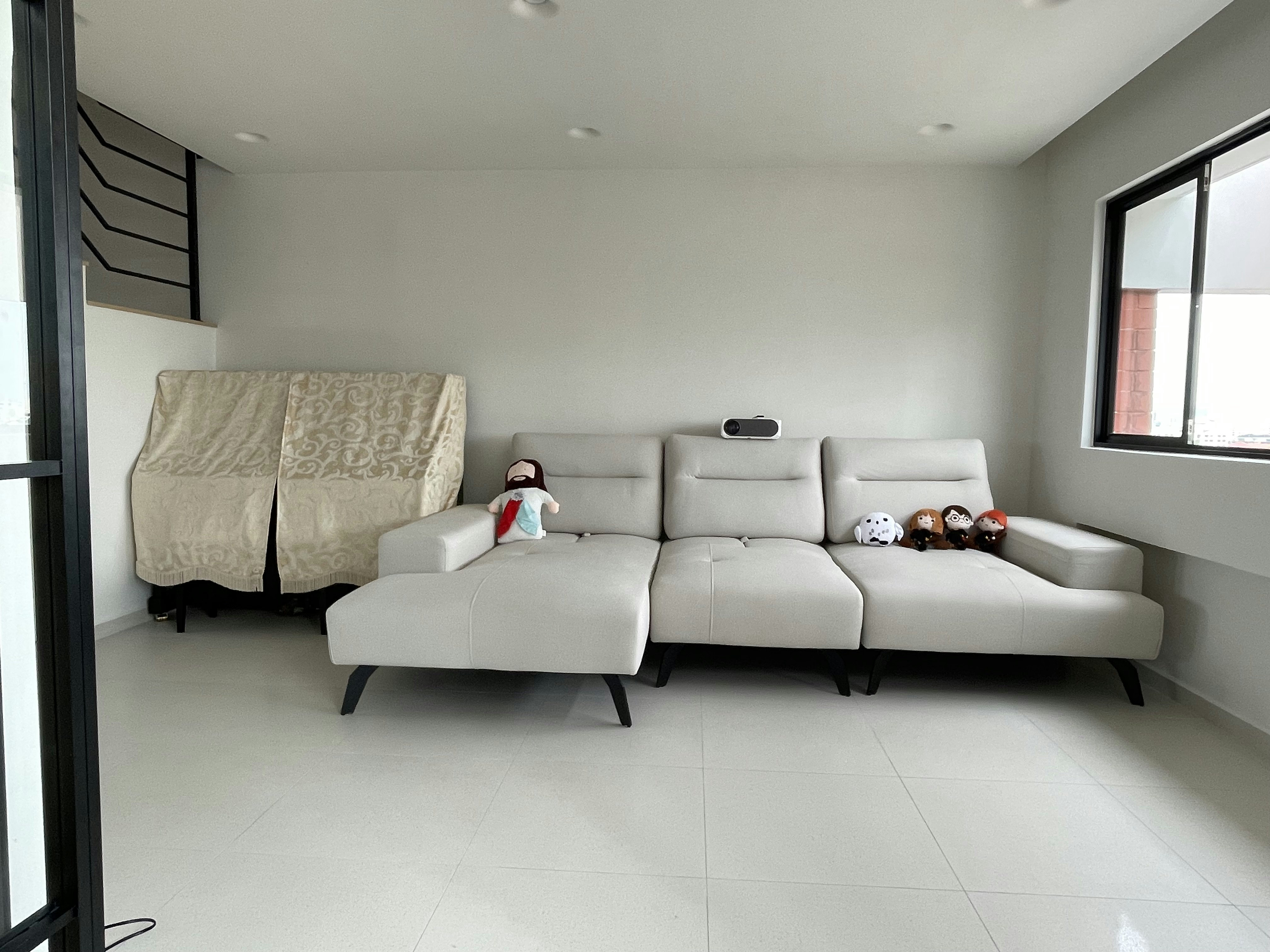 Living-Simply:-Our-Minimalist,-no-TV-Living-Room-Reveal
