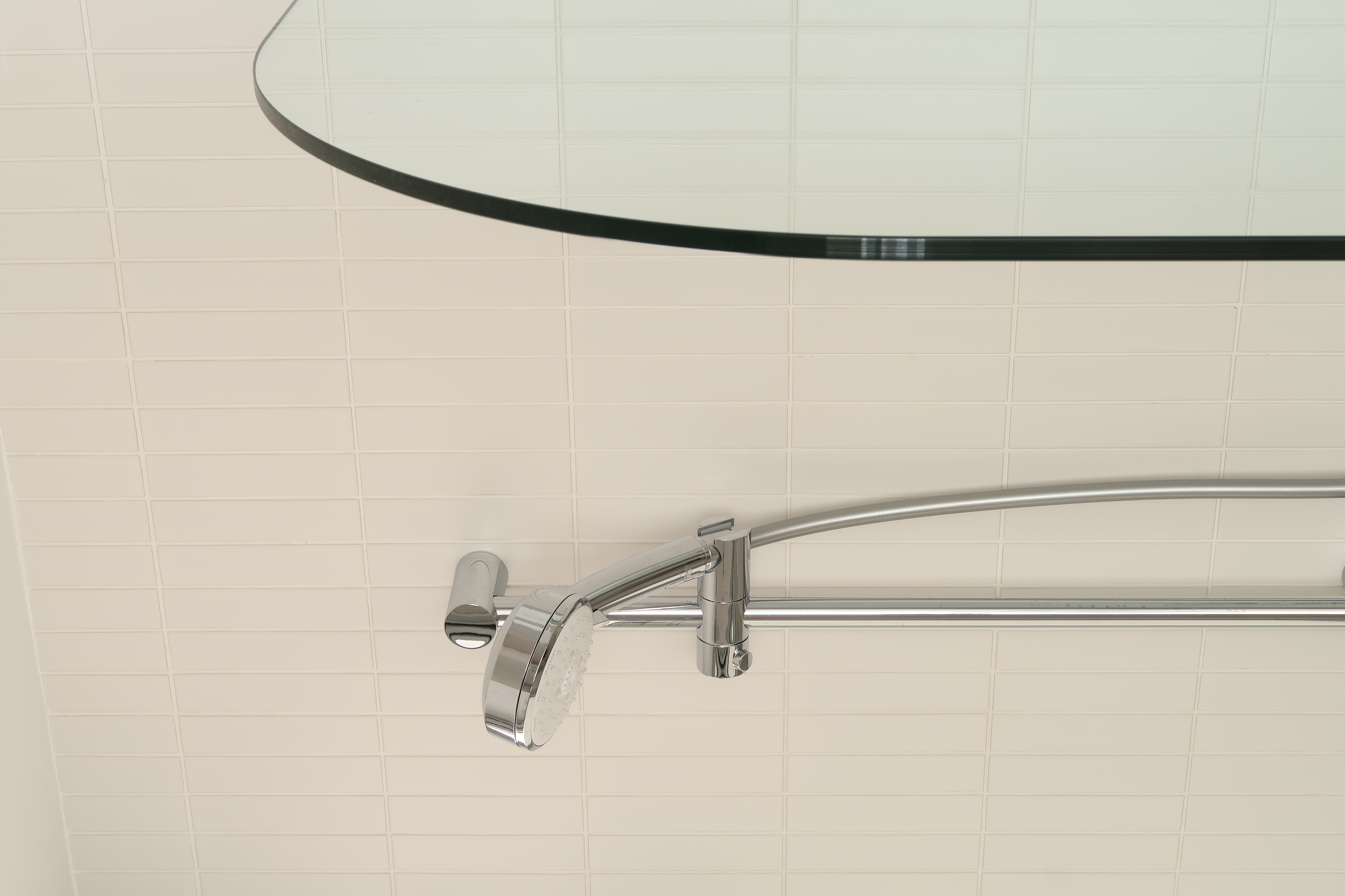 Guest-Bathroom:-Clean-Lines-and-Subway-Tiles