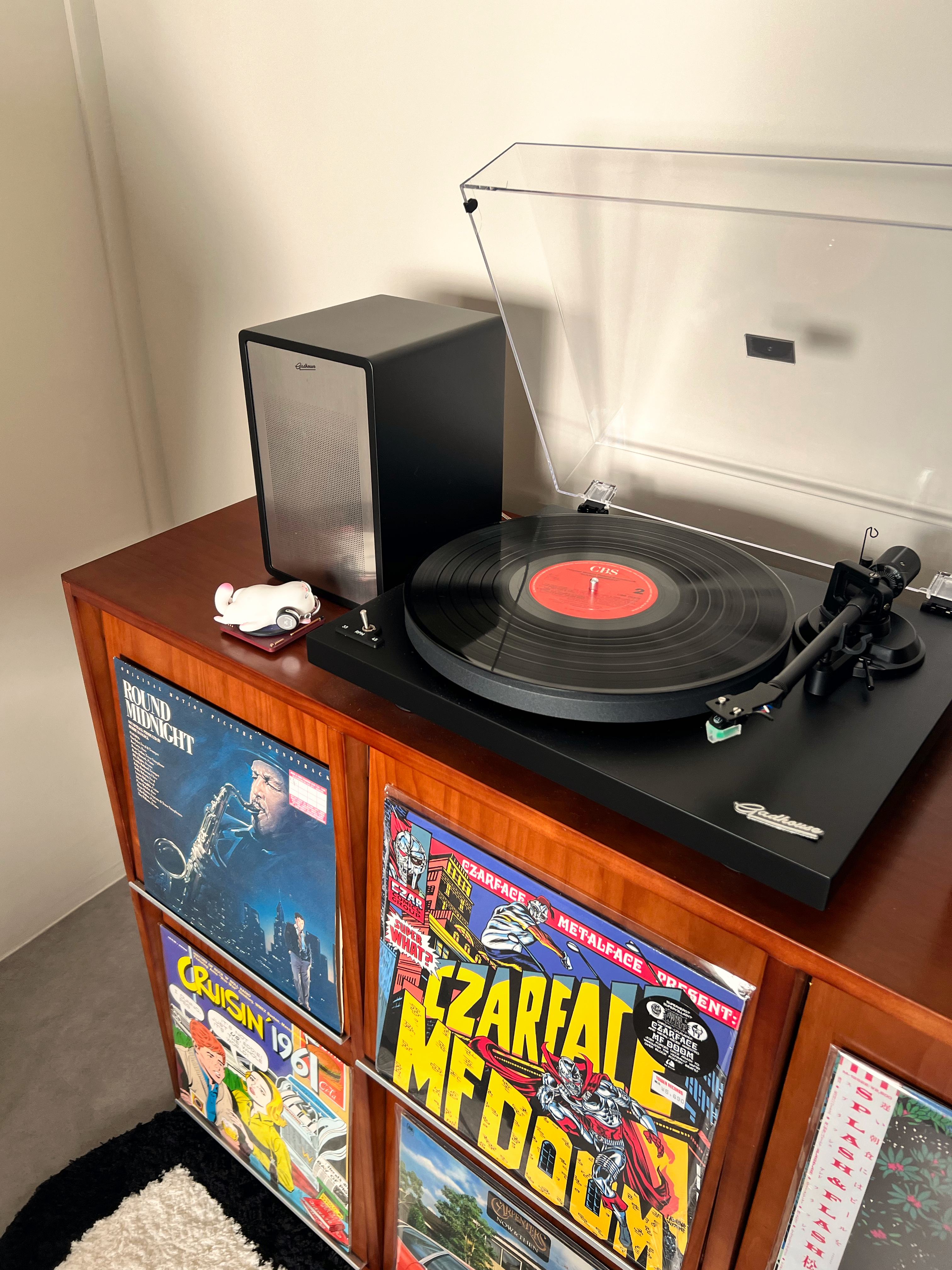 Winding-down-and-turning-up,-a-weekend-chill-for-2-monkeys-🙉🙊