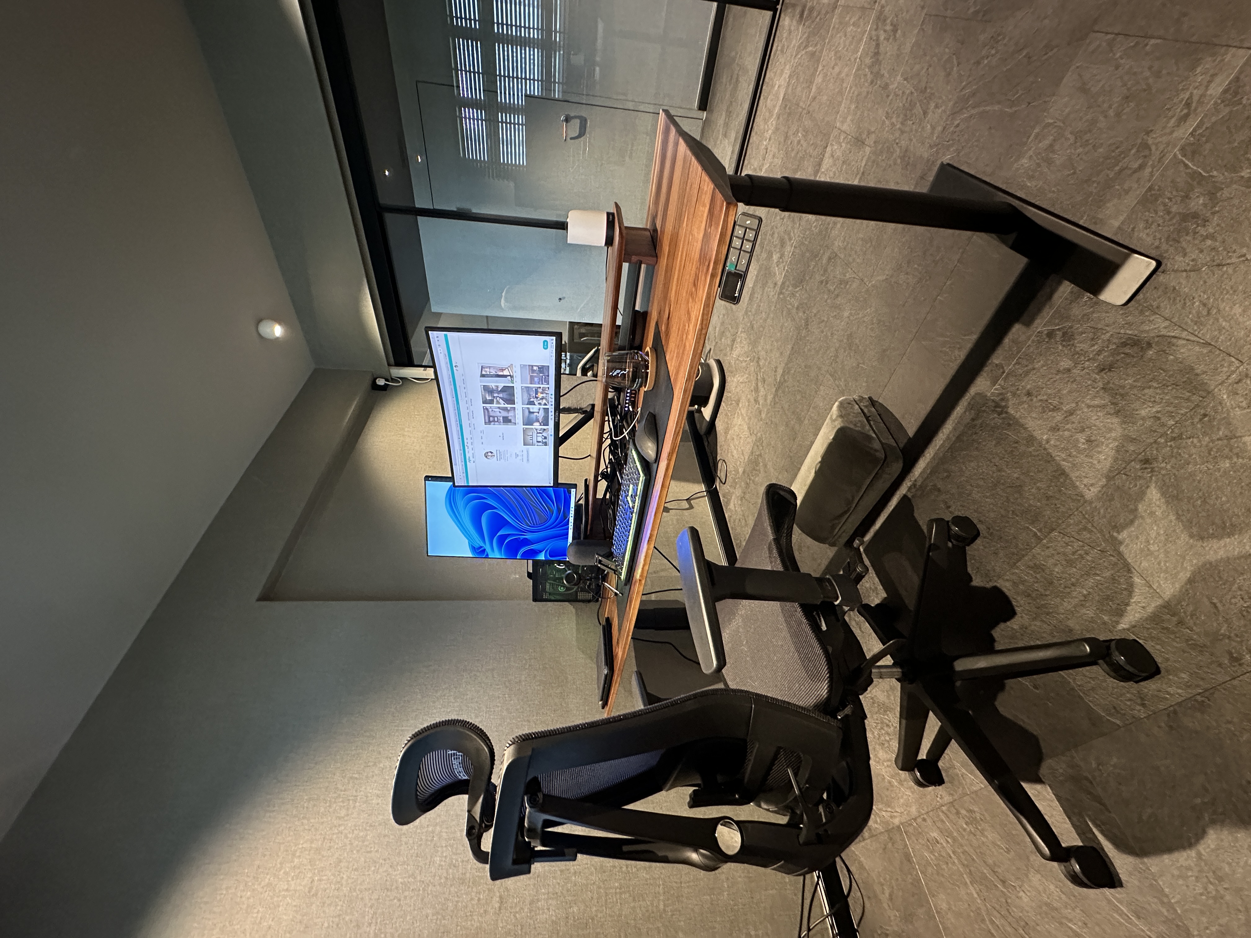 Creating-Our-Ideal-Workspace:-Flexible,-Functional,-and-Perfect-for-Us